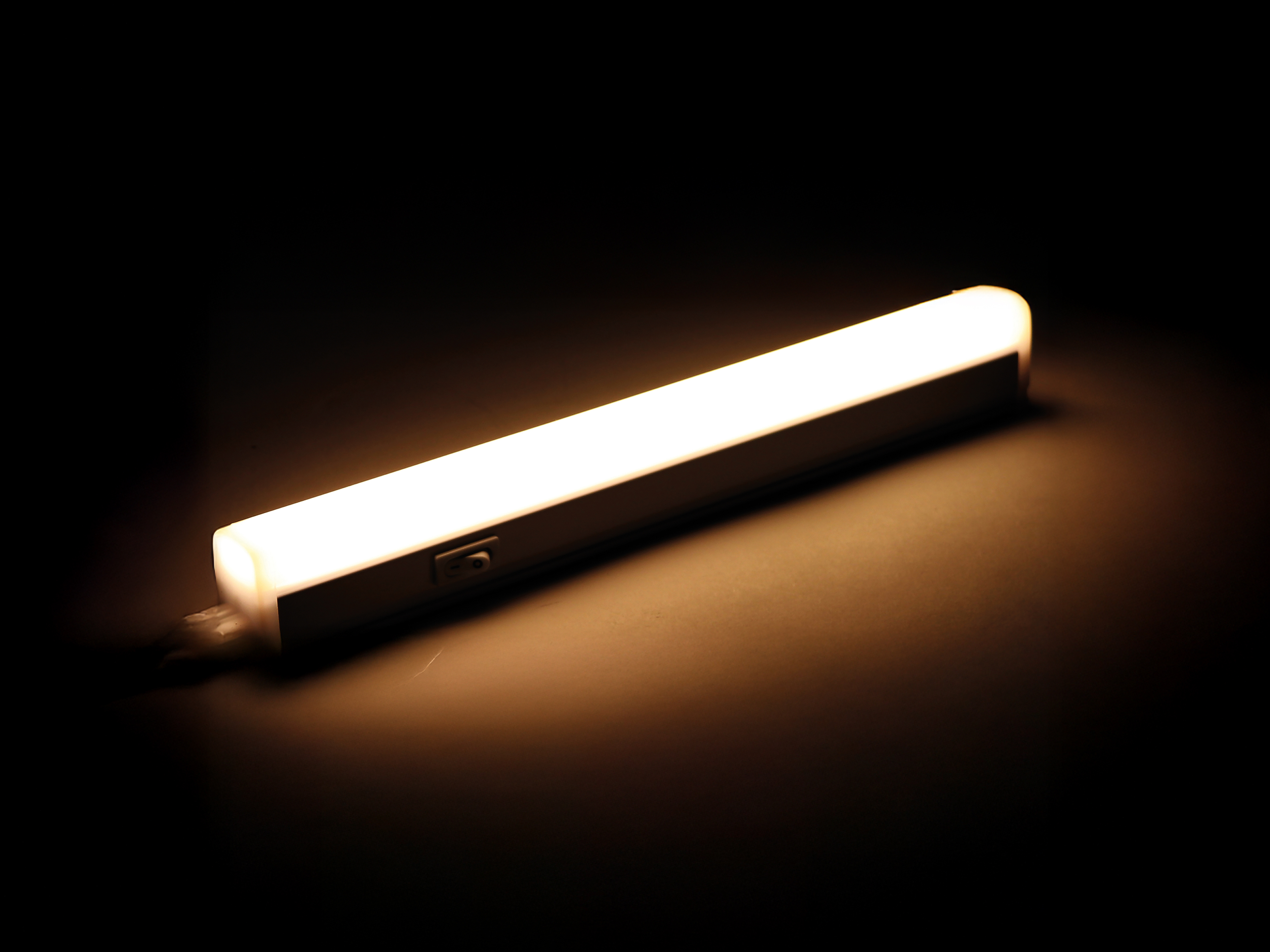 PHILIPS LED-Linearleuchte, 4W, 287 mm, 2700k LED-Linearleuchte PHILIPS, 4W, 287 mm, 2700k