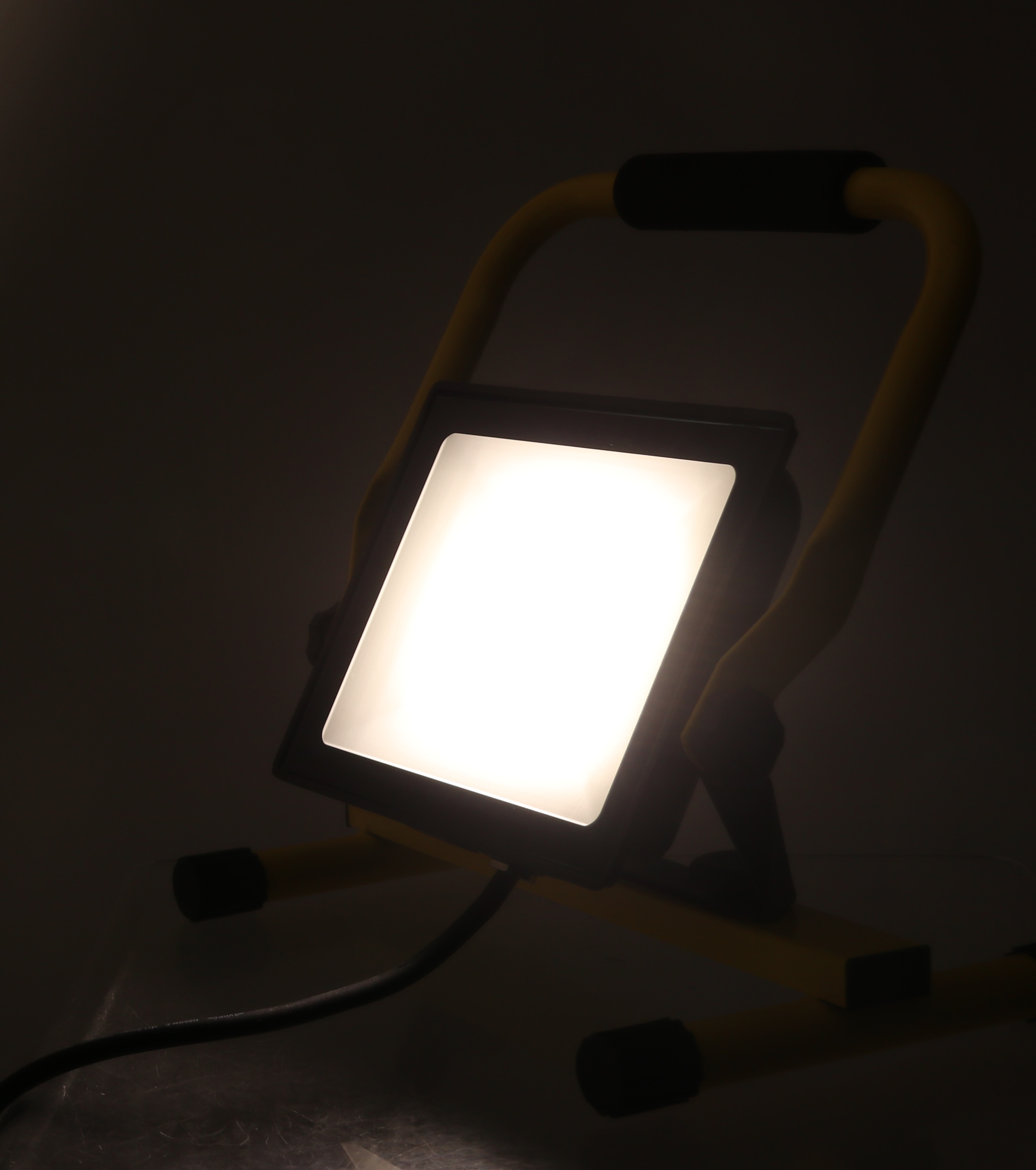 DAYLITE LED-Baustrahler LBS50, EEK: F, 50 W, 4270 lm, 4000 K, neutralweiß DAYLITE LED-Baustrahler LBS50, EEK: F, 50 W, 4270 lm, 4000 K, neutralweiß