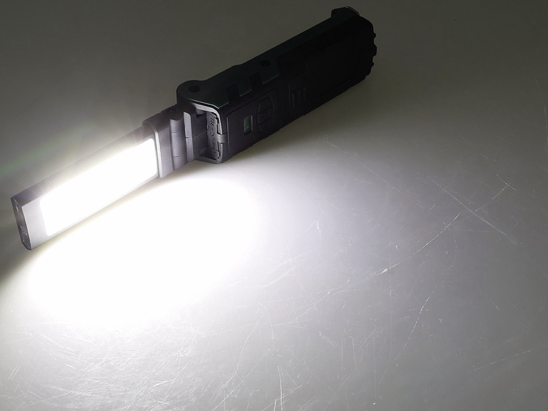 CHILITEC LED-Arbeitsleuchte FlapLED 500, 14 W, 400 lm, Li-Ion Akku, klappbar CHILITEC LED-Arbeitsleuchte FlapLED 500, 14 W, 400 lm, Li-Ion Akku, klappbar