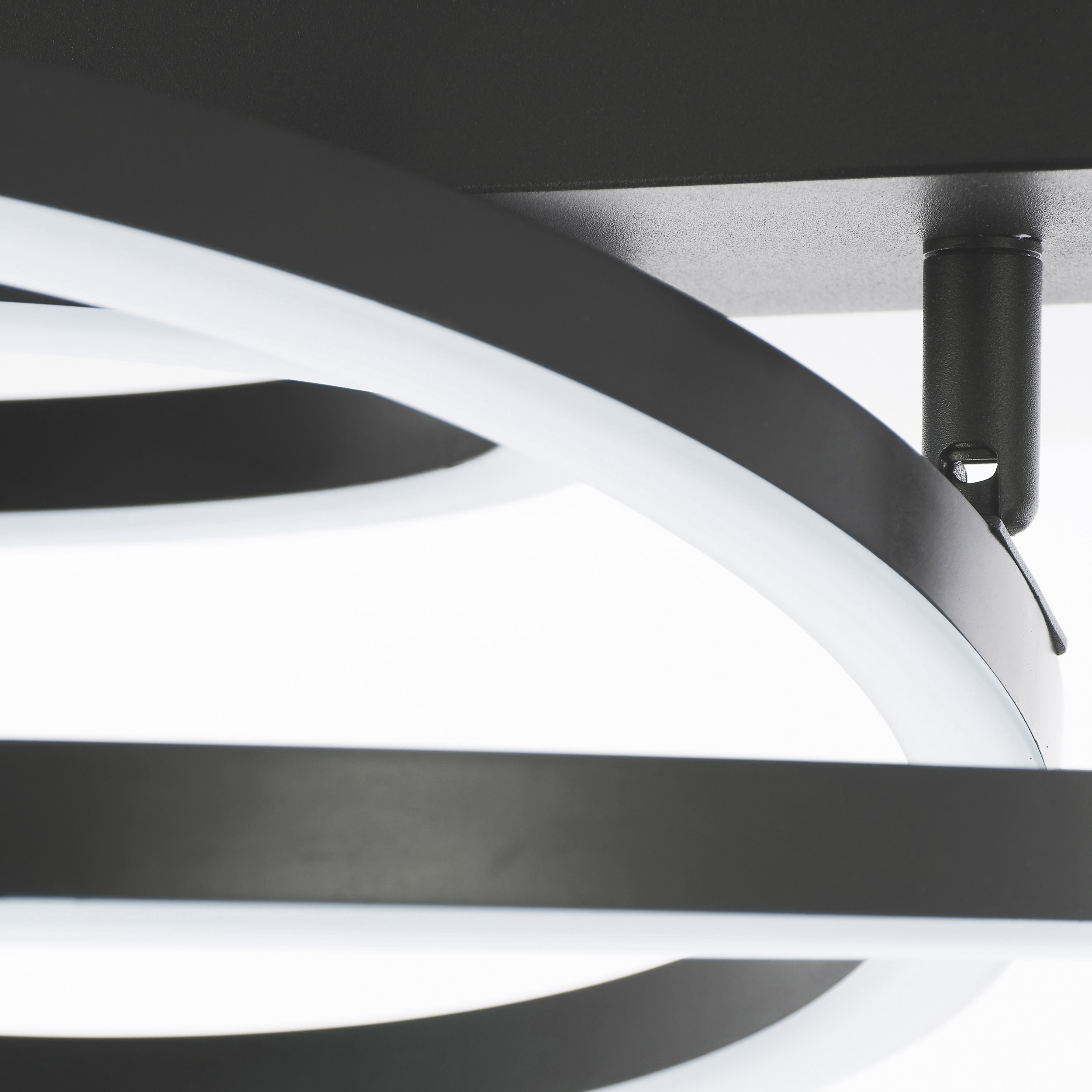 BRILLIANT LED-Deckenleuchte Pedley, 29,8 W, 3000 K, EEK: E, 3800 lm, IP20, schwarz BRILLIANT LED-Deckenleuchte Pedley, 29,8 W, 3000 K, EEK: E, 3800 lm, IP20, schwarz