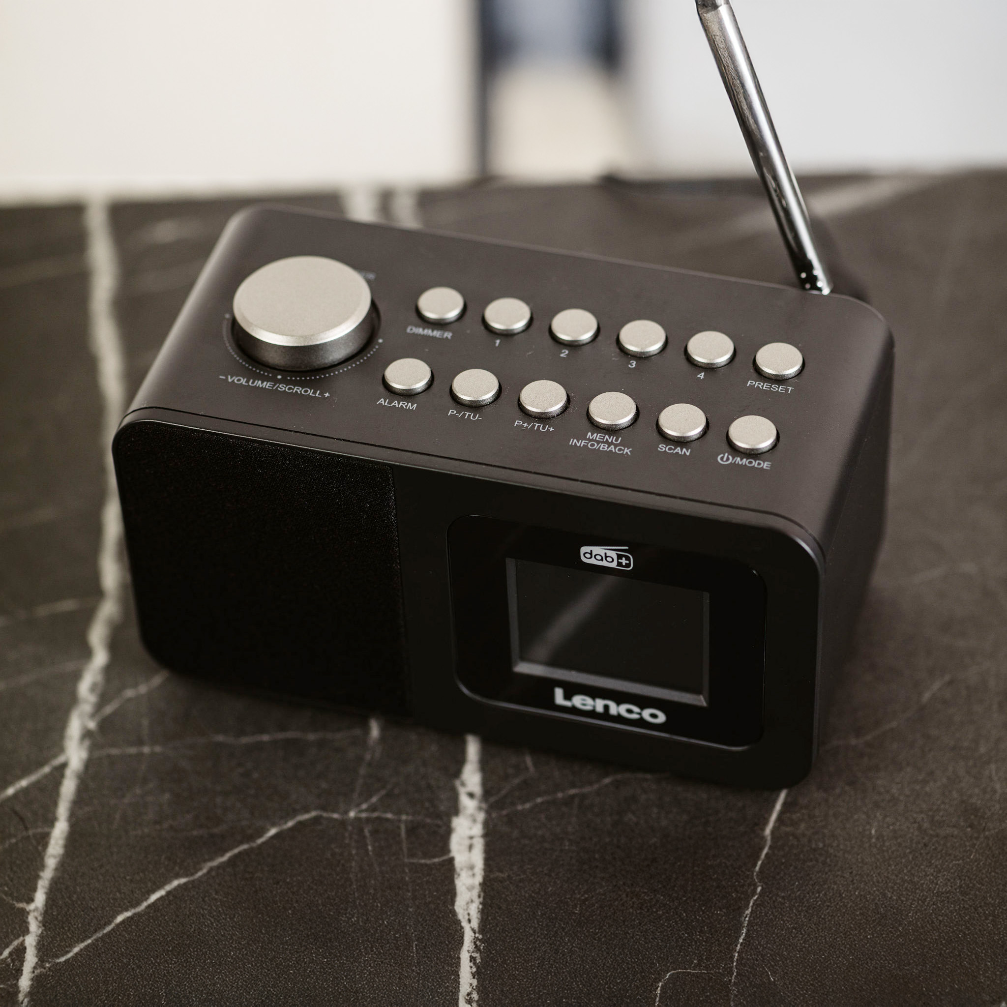 LENCO DAB+/FM Uhrenradio, Bluetooth, Farbdisplay