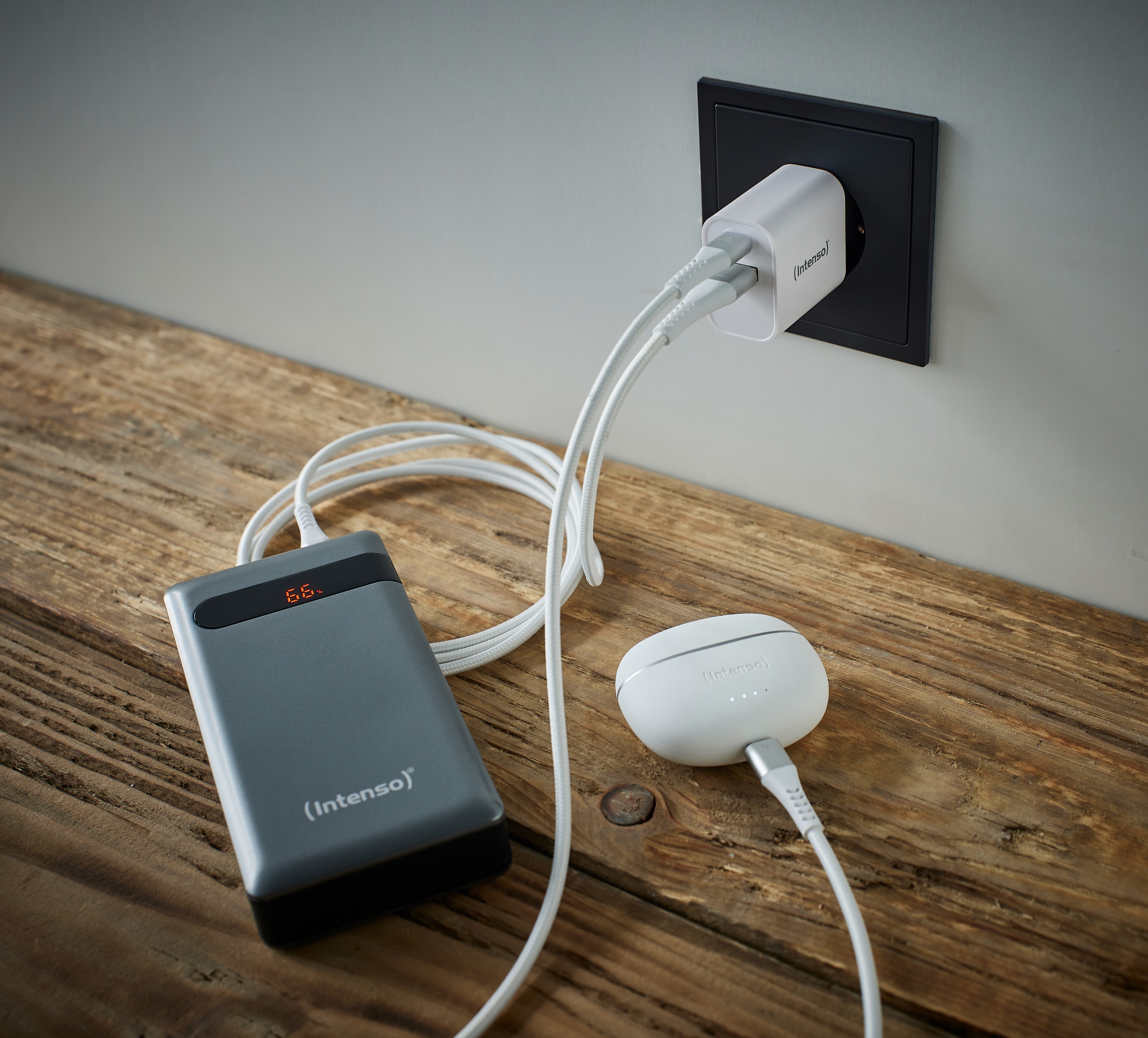 INTENSO USB-Ladegerät W30AC,1 x USB-A und 1 x USB-C, 30 Watt INTENSO USB-Ladegerät W30AC,1 x USB-A und 1 x USB-C, 30 Watt