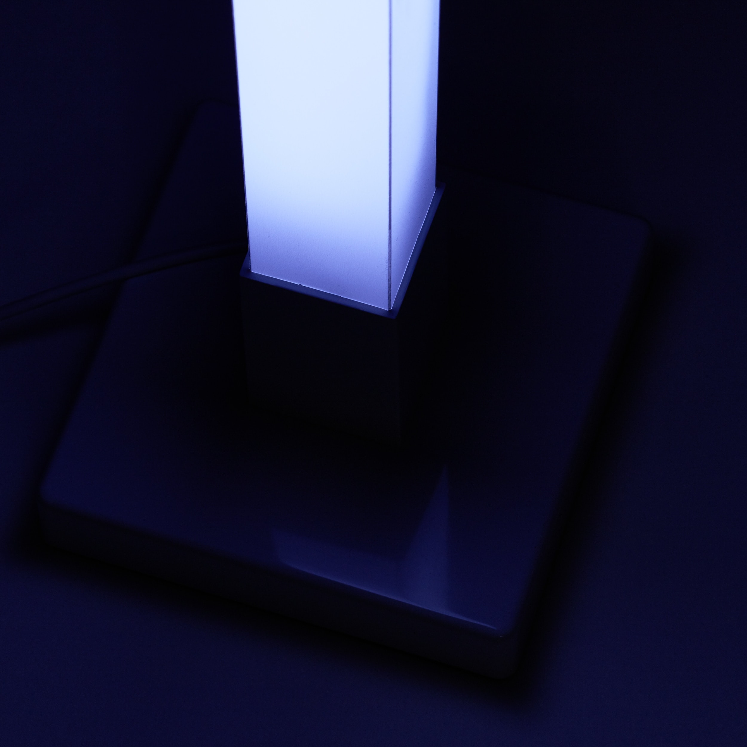 BRILLIANT LED-Stehleuchte Neele, 6,5 W, 125 lm, RGB, dimmbar, weiß BRILLIANT LED-Stehleuchte Neele, 6,5 W, 125 lm, RGB, dimmbar, weiß