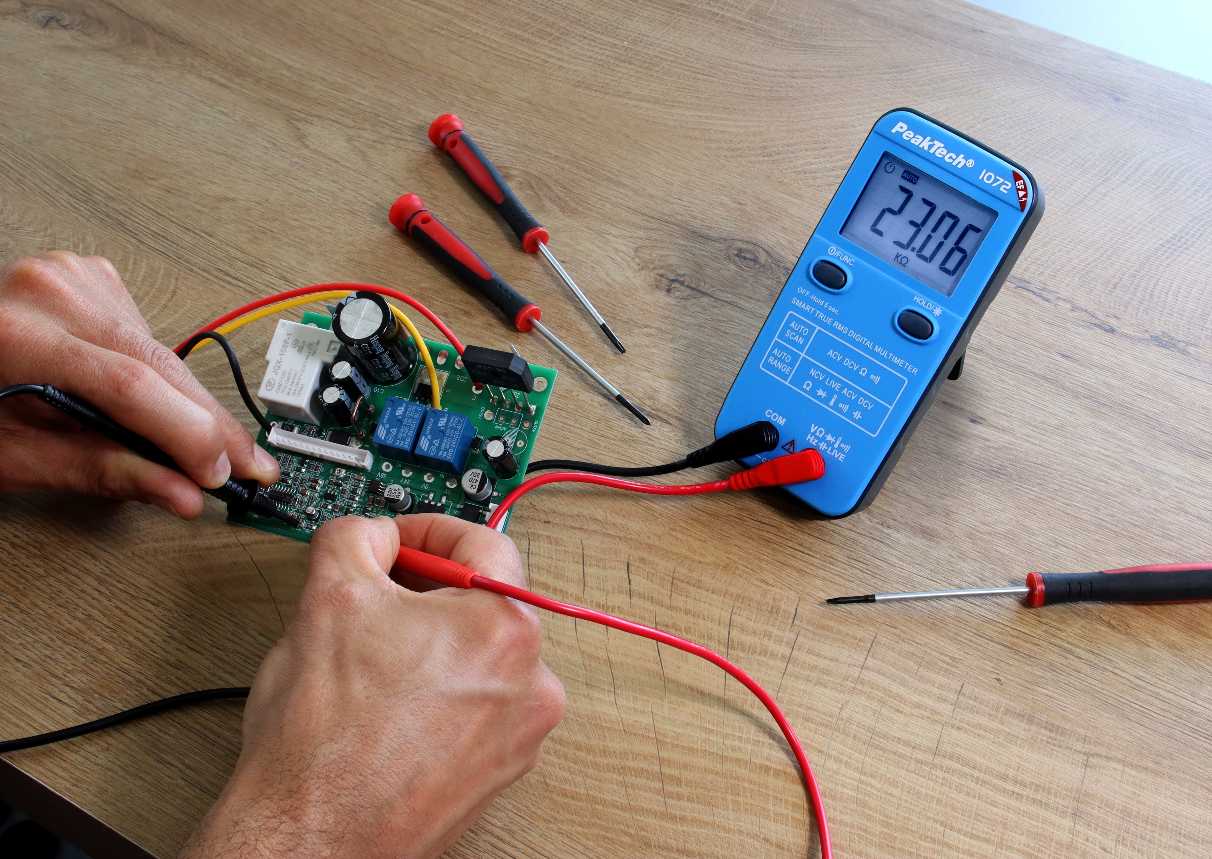 PEAKTECH Smart-Multimeter, P 1072, 600 V AC/DC, NCV, True RMS PEAKTECH Smart-Multimeter, P 1072, 600 V AC/DC, NCV, True RMS