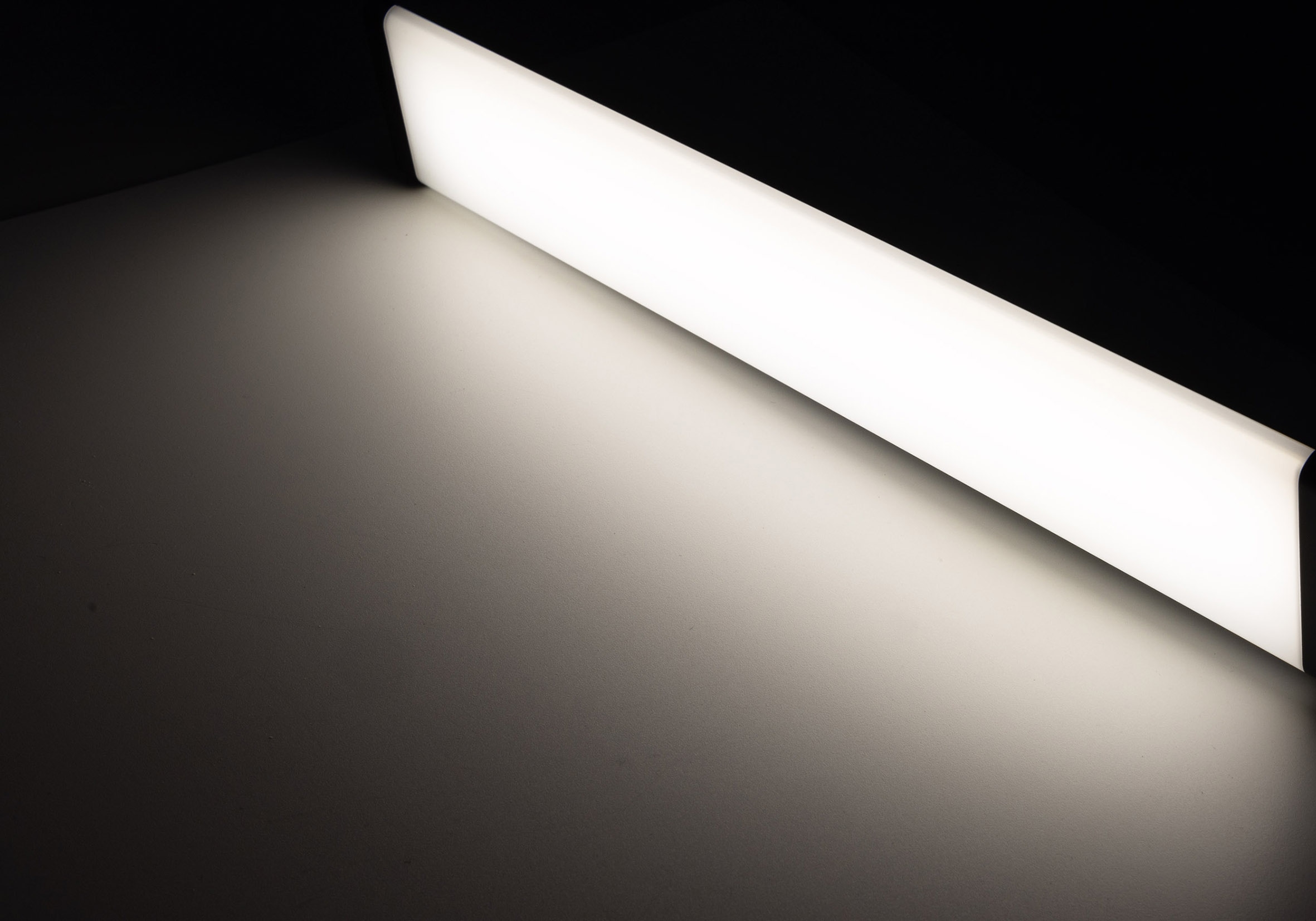CHILITEC LED-Unterbauleuchte Arusha, EEK: F, 18 W, 1778 lm, 60 cm, weiß CHILITEC LED-Unterbauleuchte Arusha, EEK: F, 18 W, 1778 lm, 60 cm, weiß