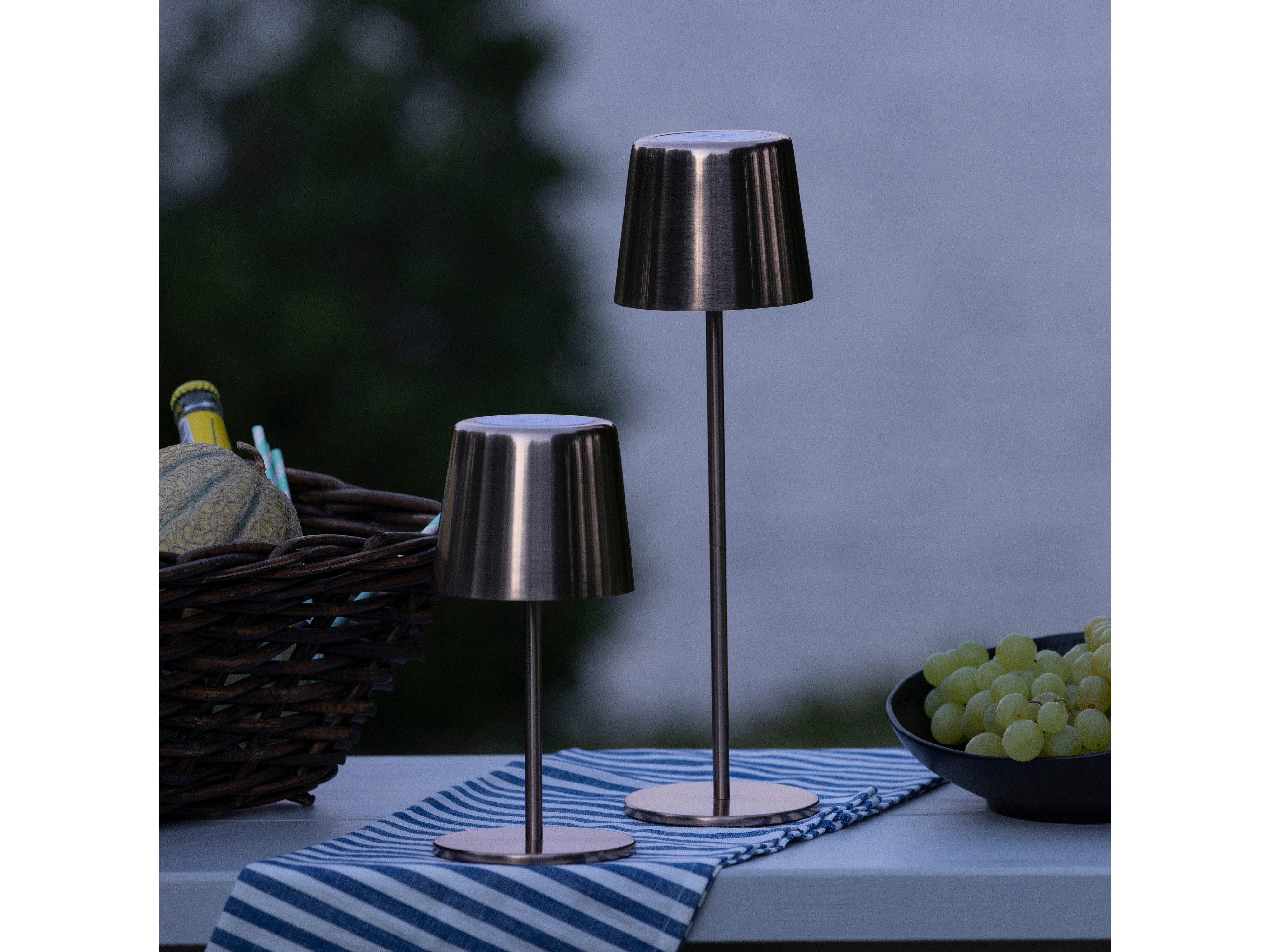 BRILLIANT LED-Akku-Tischleuchte Xaana, 4W, 300lm, CCT, Kupfer-hell BRILLIANT LED-Akku-Tischleuchte Xaana, 4W, 300lm, CCT, Kupfer-hell