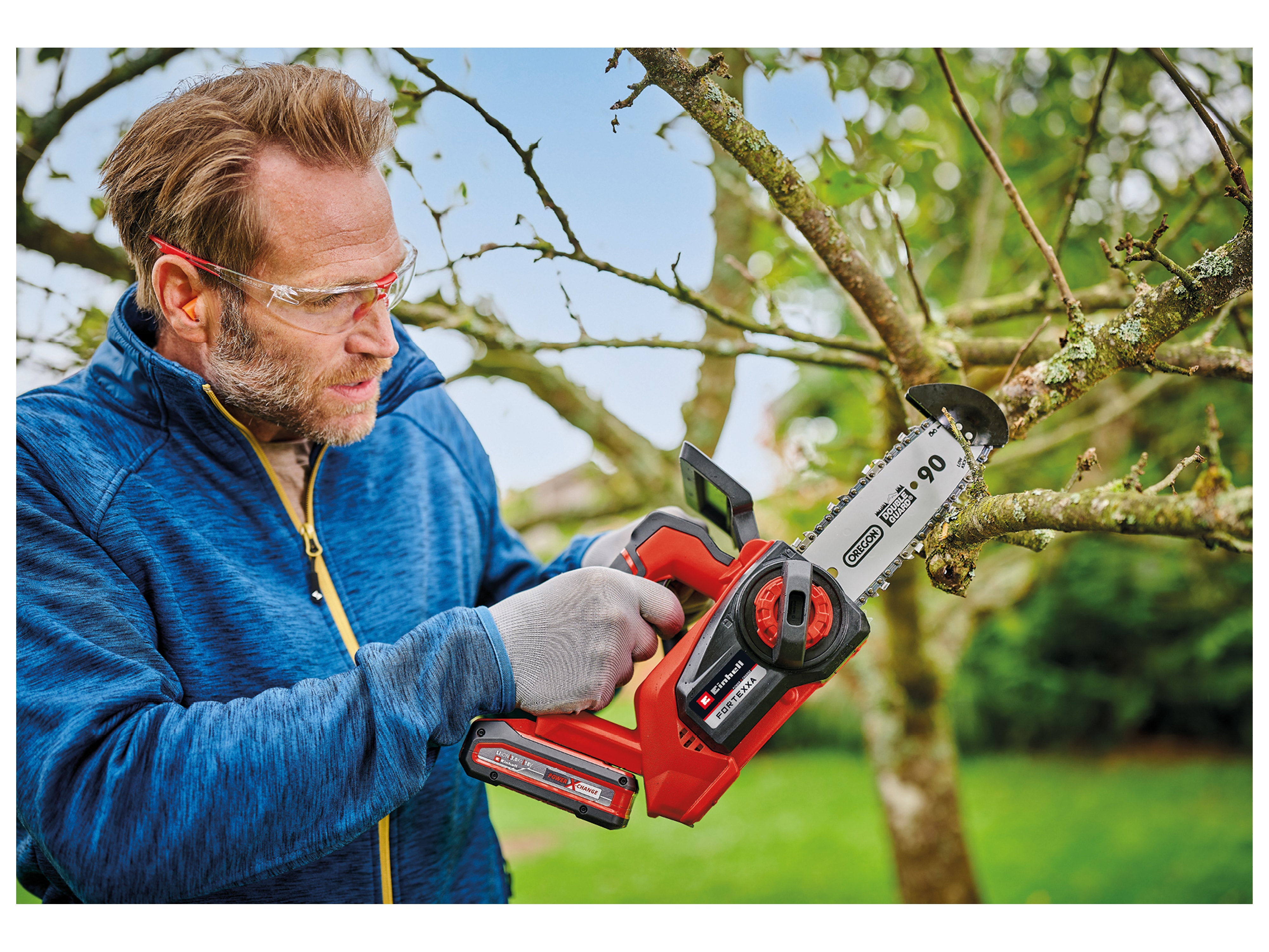 EINHELL PROFESSIONAL Einhand-Akku-Kettensäge FORTEXXA 18/20 TH Kit (1x 4,0 Ah) EINHELL Einhand-Akku-Kettensäge FORTEXXA 18/20 TH Kit (1x 4,0 Ah)