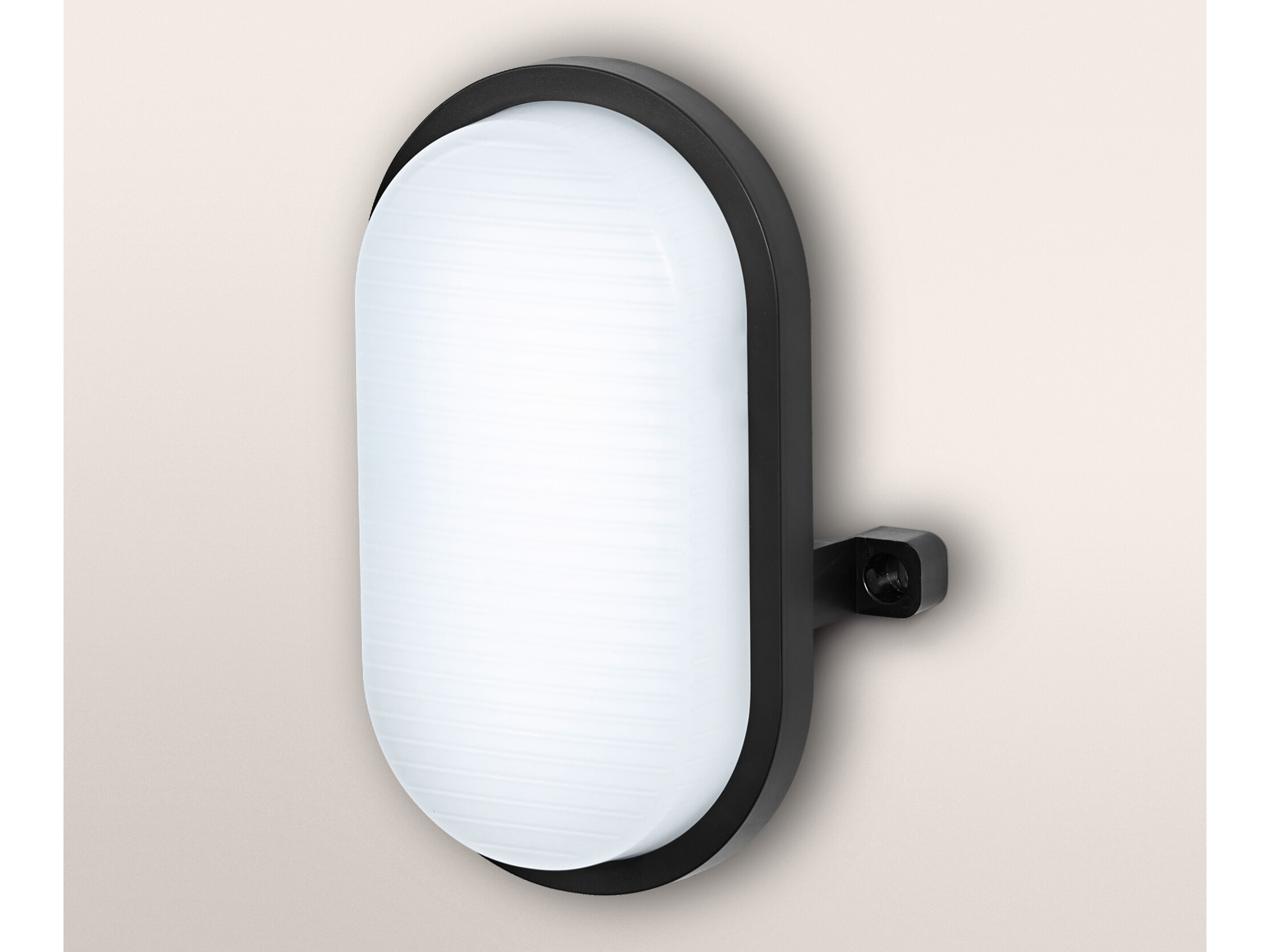 OSRAM Wand- und Deckenleuchte, CCT, 9/7/4 W, 3000/4000/6500K, 840/720/500 lm, IP65, schwarz OSRAM Wand- und Deckenleuchte, CCT, 9/7/4 W, 3000/4000/6500K, 840/720/500 lm, IP65, schwarz