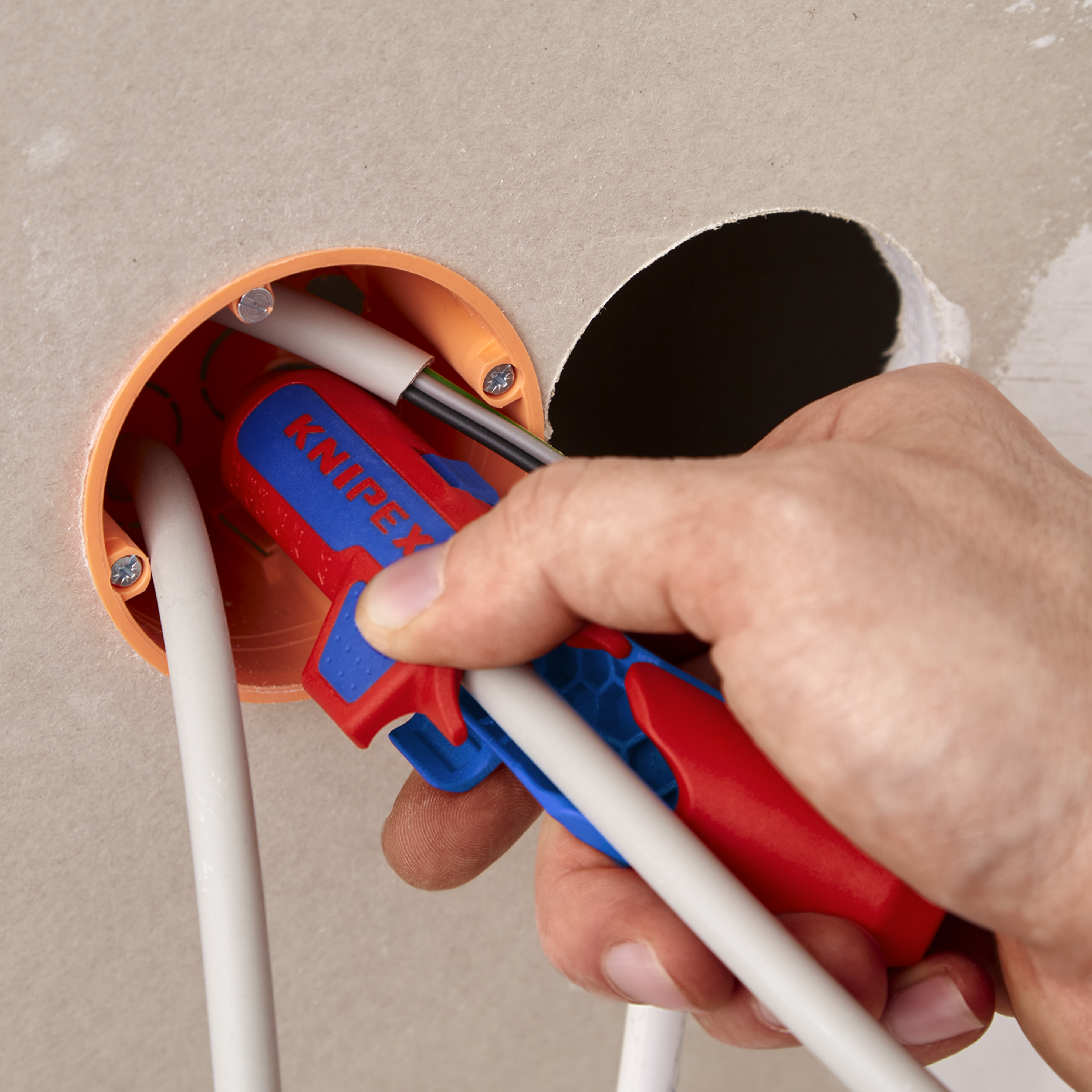 KNIPEX Abmantelungswerkzeug ErgoStrip PV, 16 95 03 SB KNIPEX Abmantelungswerkzeug ErgoStrip PV, 16 95 03 SB