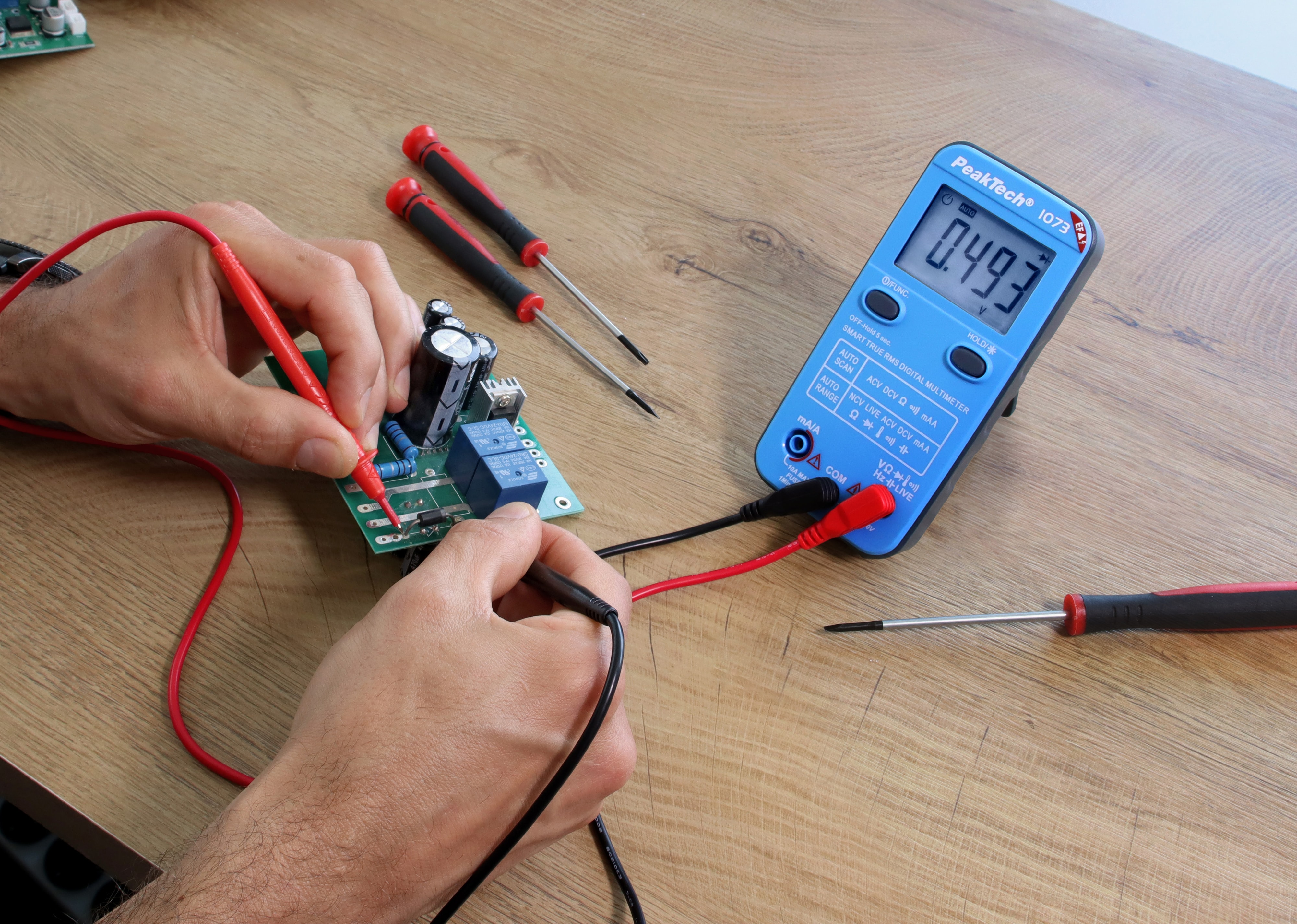 PEAKTECH Smart-Multimeter, P 1073, 600 V AC/DC, NCV, True RMS PEAKTECH Smart-Multimeter, P 1073, 600 V AC/DC, NCV, True RMS