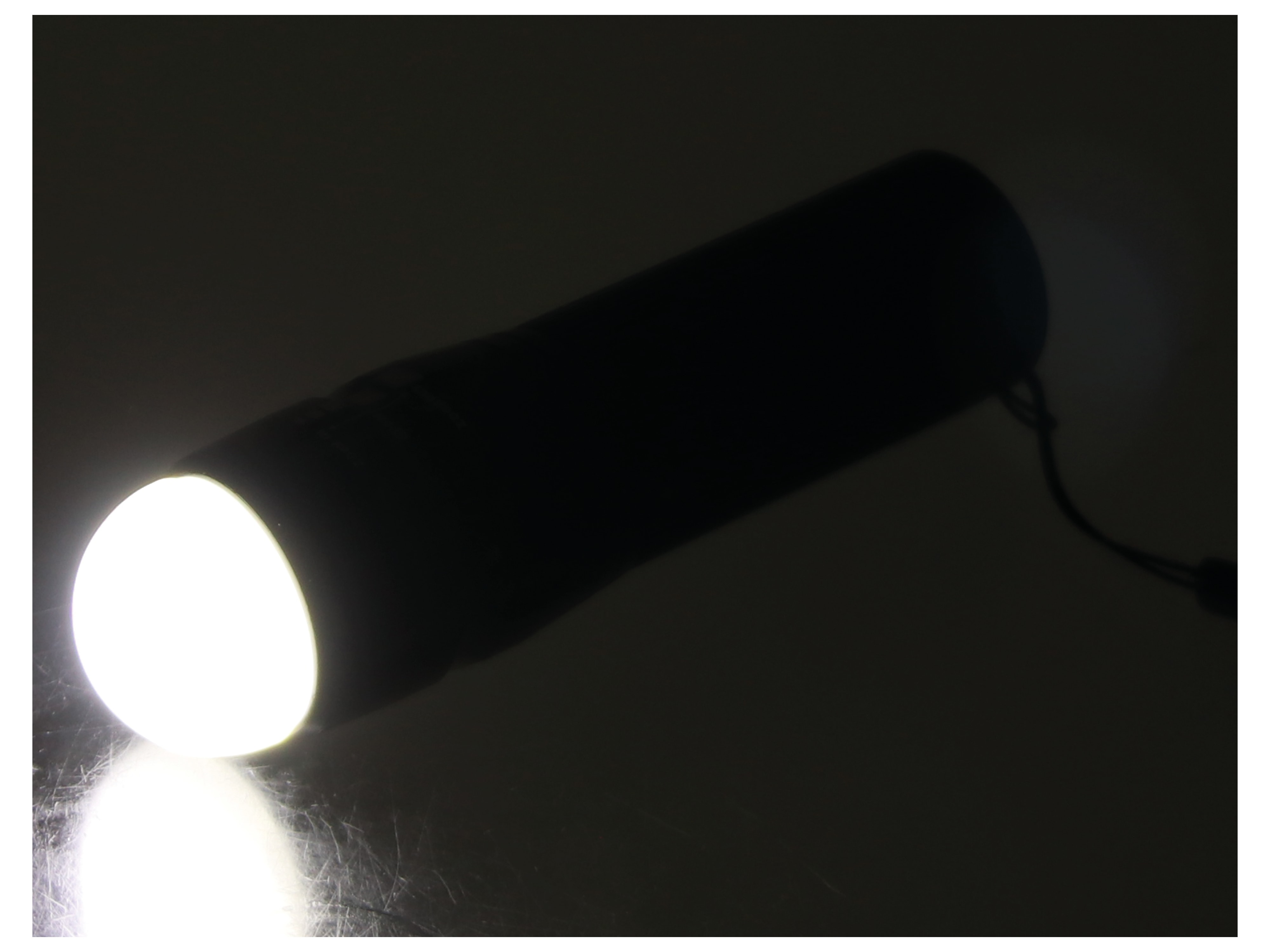 LED-Taschenlampe, WTE-490M-1, Alu, 400 lm, schwarz LED-Taschenlampe, WTE-490M-1, Alu, 400 lm, schwarz