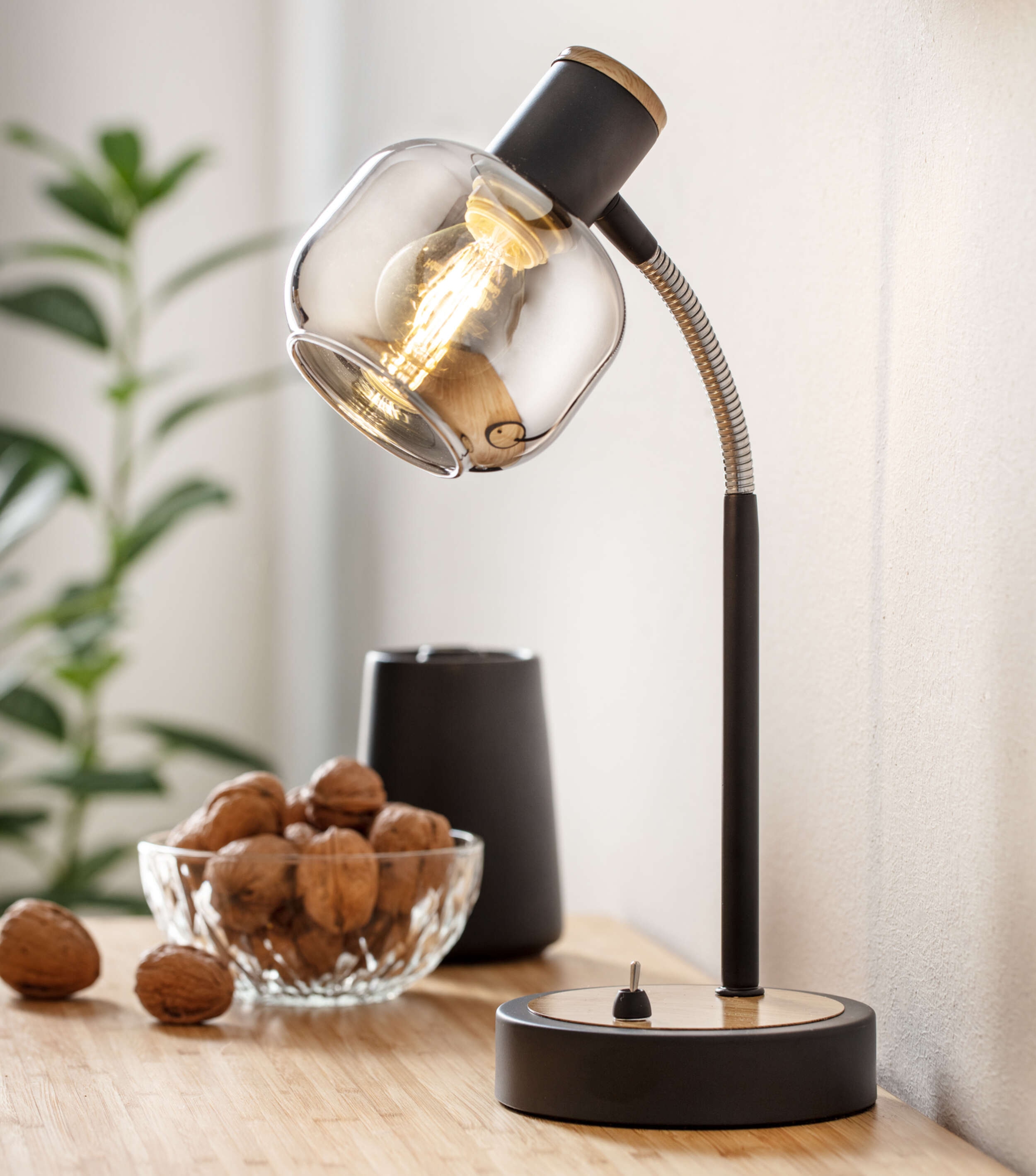 NÄVE Tischleuchte 3185922, 40W, 1x E14, schwarz/natur NÄVE Tischleuchte 3185922, 40W, 1x E14, schwarz/natur