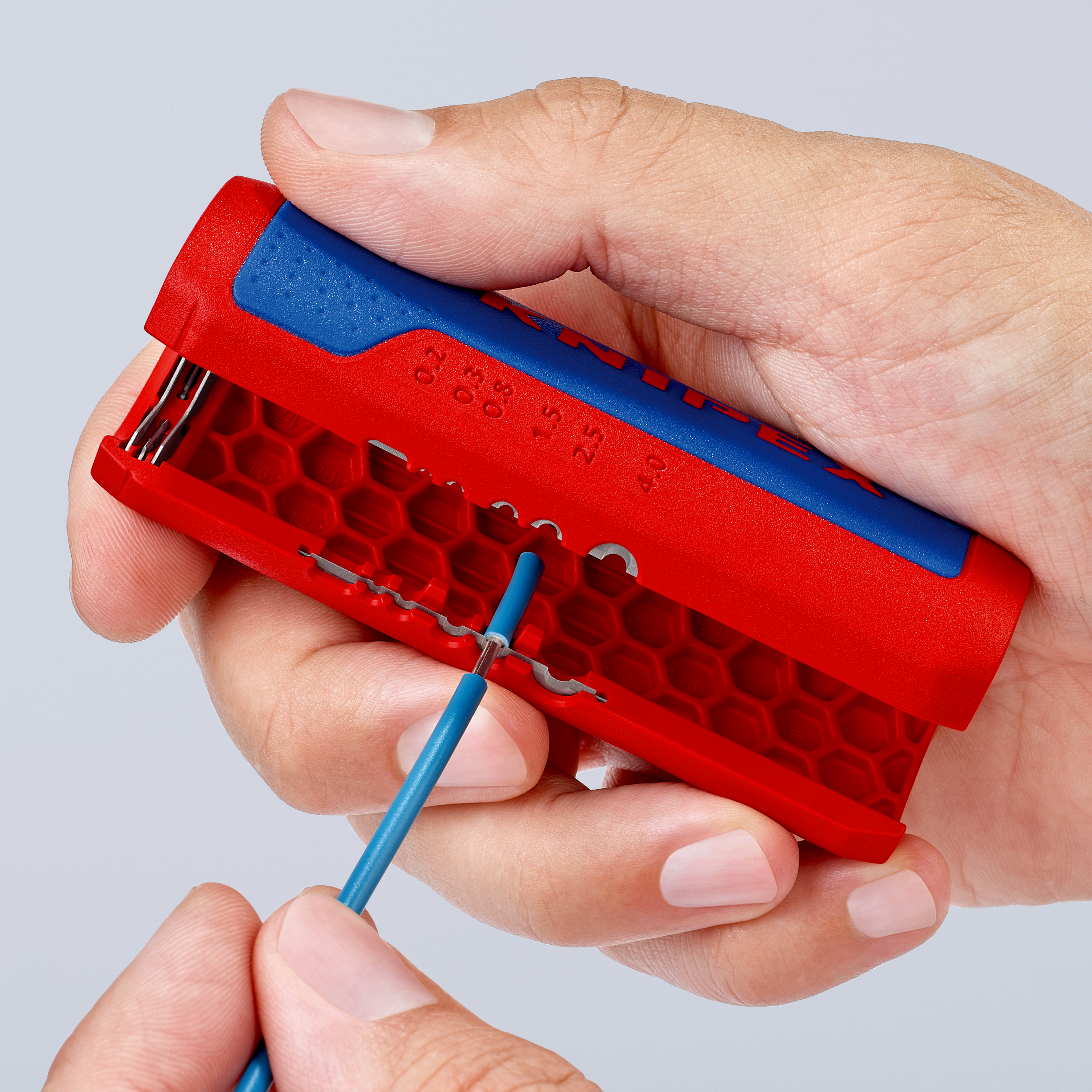 KNIPEX Wellrohrschneider, TwistCut, 90 22 02 SB