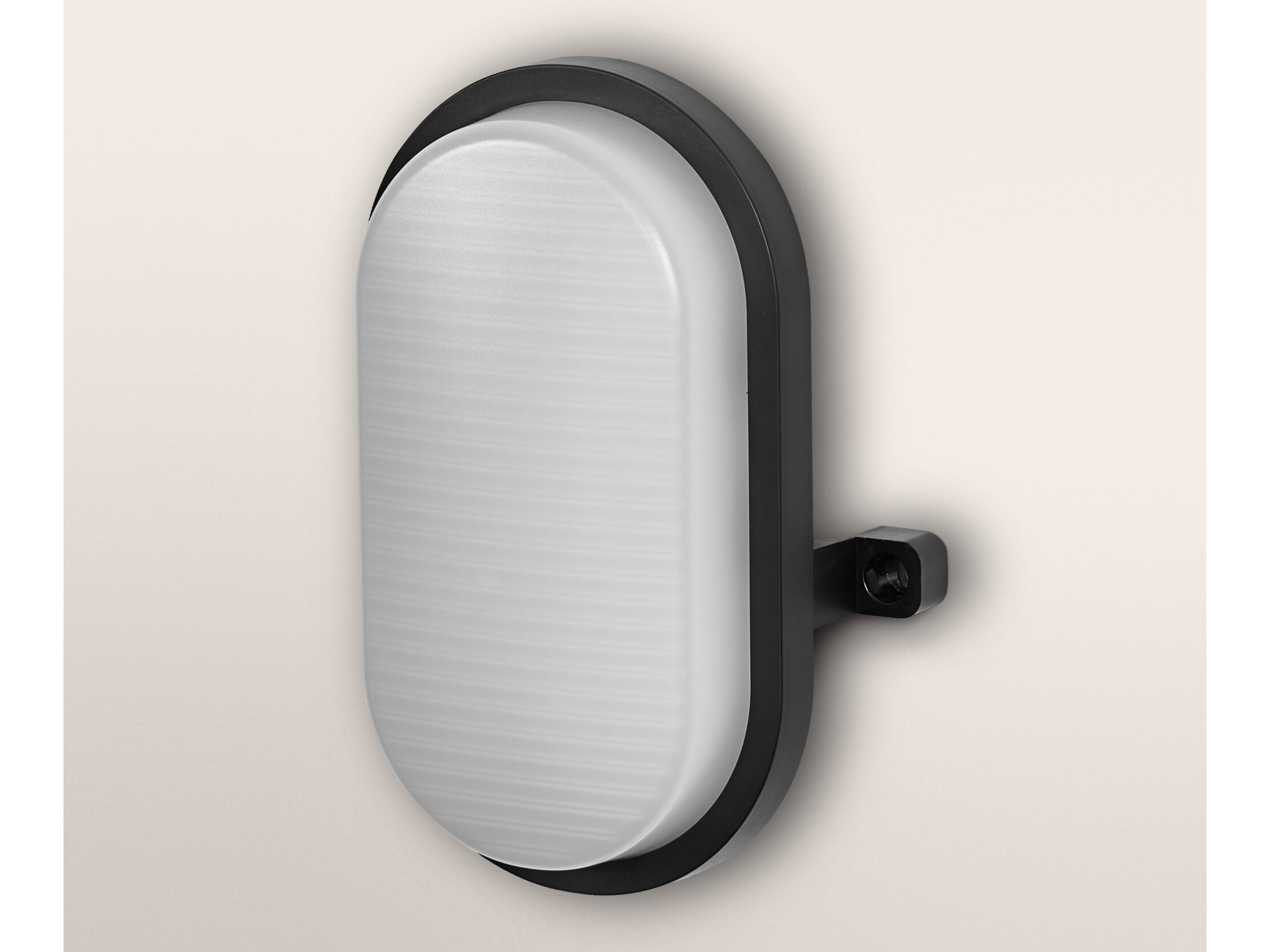 OSRAM Wand- und Deckenleuchte, CCT, 9/7/4 W, 3000/4000/6500K, 840/720/500 lm, IP65, schwarz OSRAM Wand- und Deckenleuchte, CCT, 9/7/4 W, 3000/4000/6500K, 840/720/500 lm, IP65, schwarz