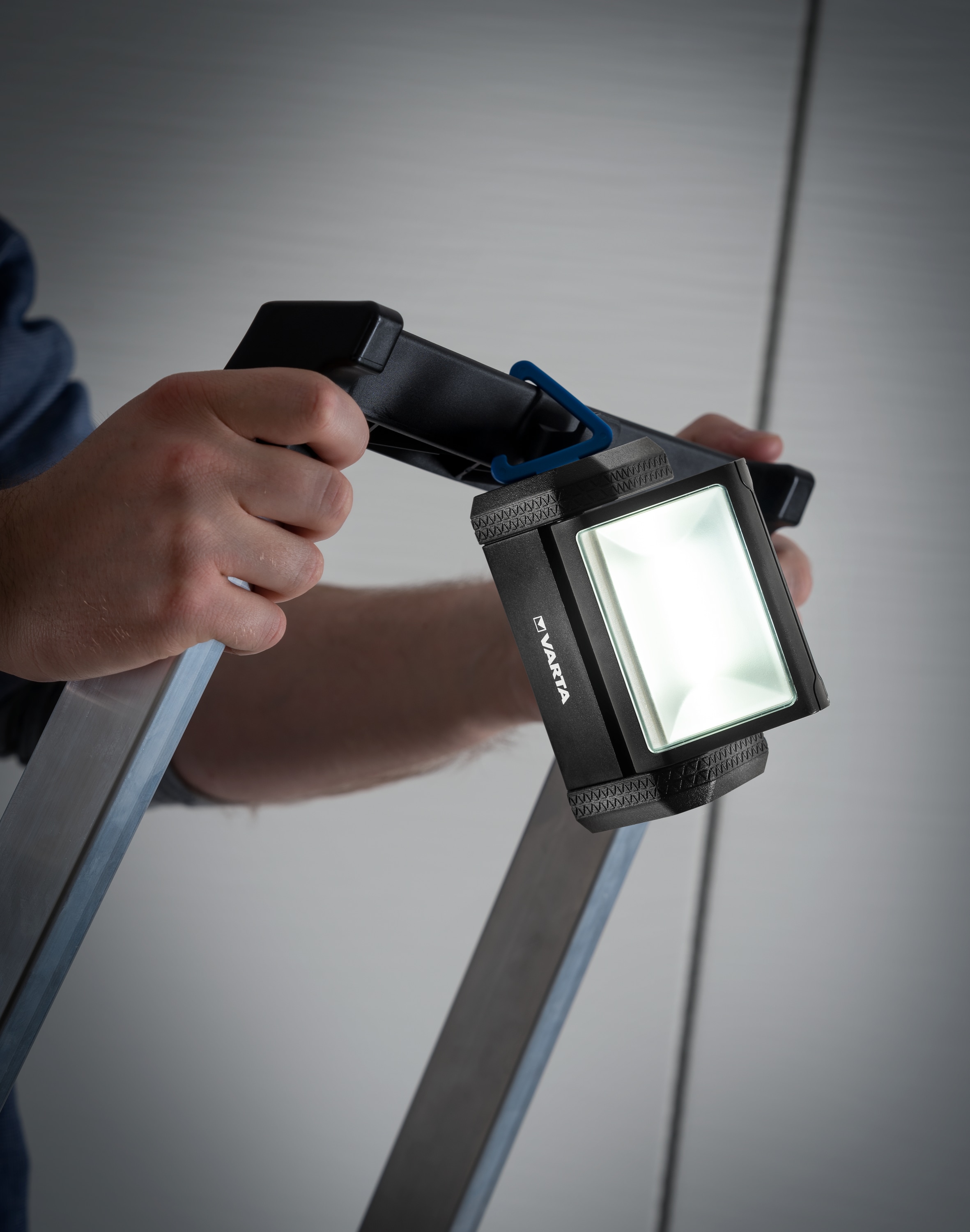 VARTA LED-Arbeitsleuchte Work Flex Line, Area Light, 230 lm, Batteriebetrieb VARTA LED-Arbeitsleuchte Work Flex Line, Area Light, 230 lm, Batteriebetrieb