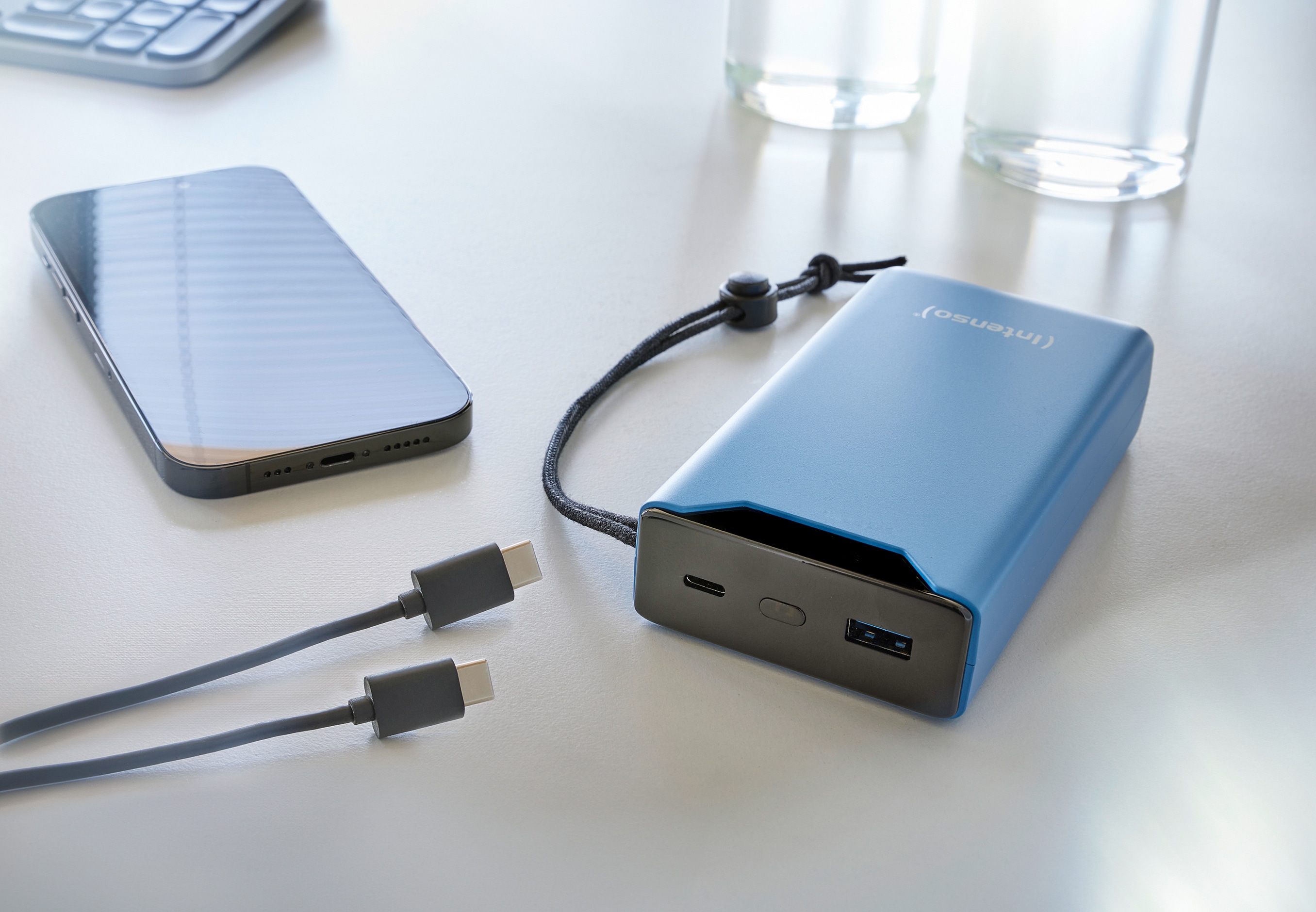 INTENSO USB Powerbank 7332055, F20000, 20.000mAh, 20 W, blau INTENSO USB Powerbank 7332055, F20000, 20.000mAh, 20 W, blau