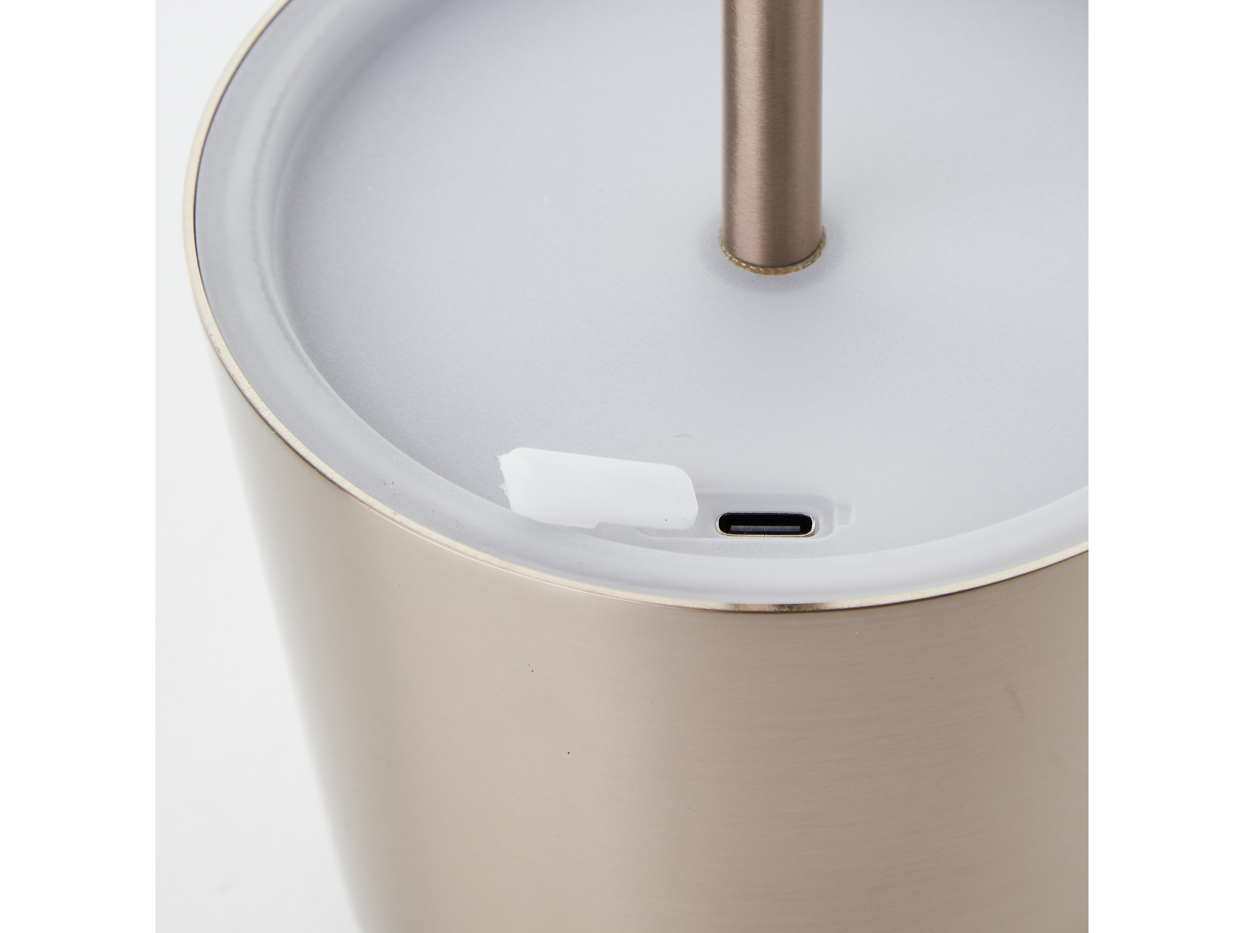 BRILLIANT LED-Akku-Tischleuchte Xaana, 4W, 300lm, CCT, Kupfer-hell BRILLIANT LED-Akku-Tischleuchte Xaana, 4W, 300lm, CCT, Kupfer-hell