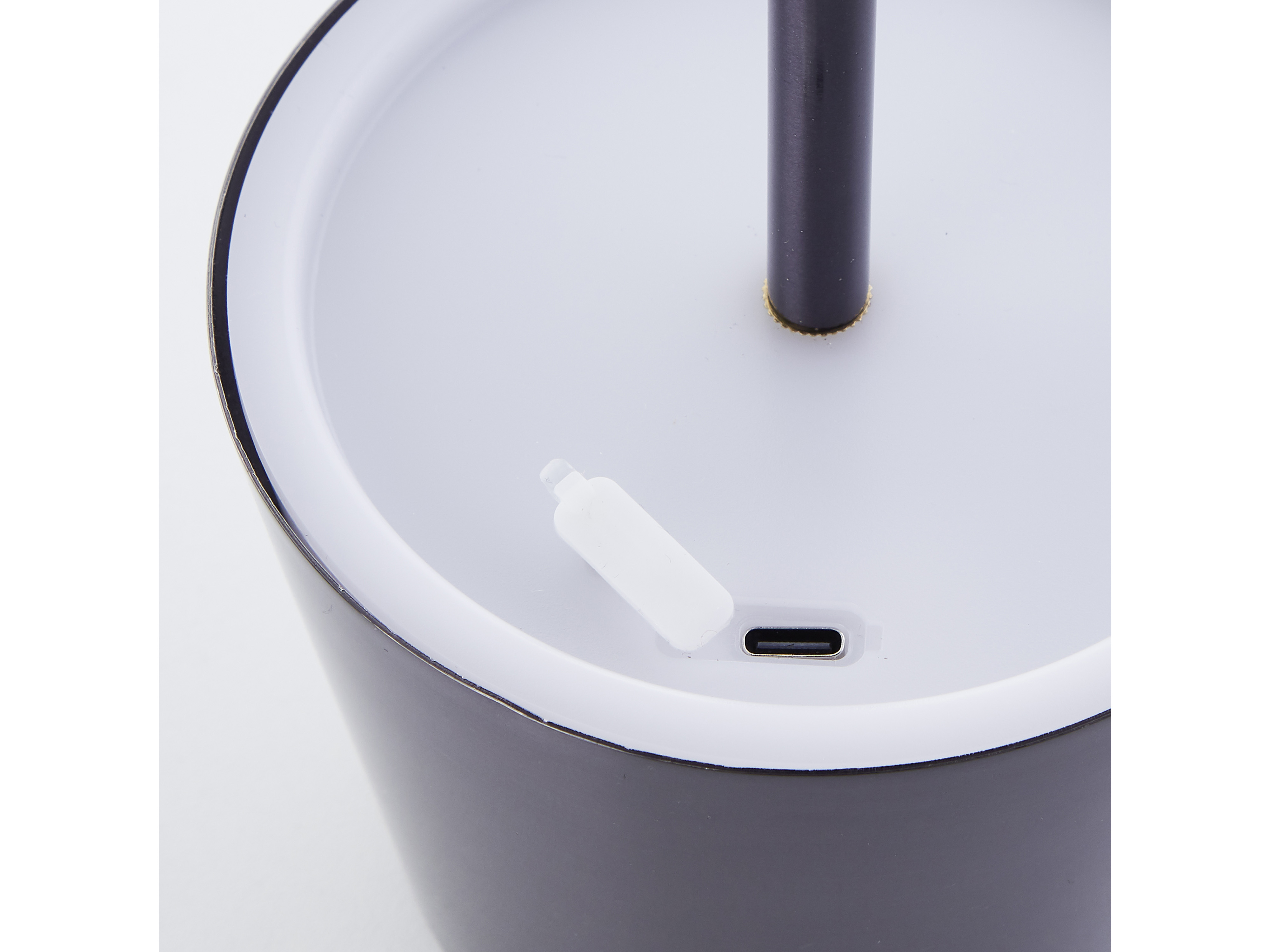 BRILLIANT LED-Akku-Tischleuchte Xaana, 4W, 300lm, CCT, schwarz-chrom BRILLIANT LED-Akku-Tischleuchte Xaana, 4W, 300lm, CCT, schwarz-chrom