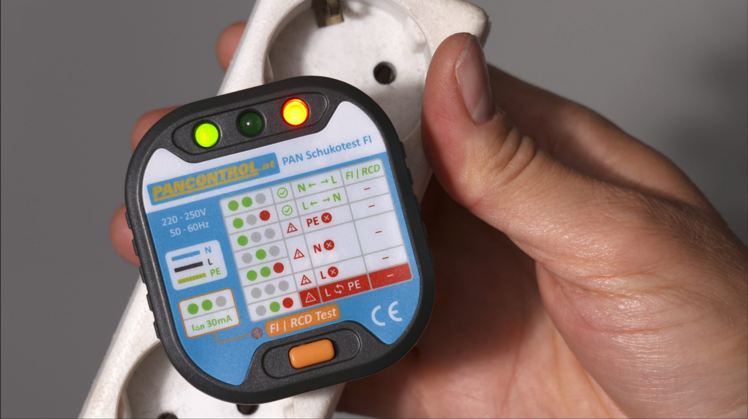 PANCONTROL PAN Steckdosen-Prüfer + FI-Tester PANCONTROL PAN Steckdosen-Prüfer + FI-Tester