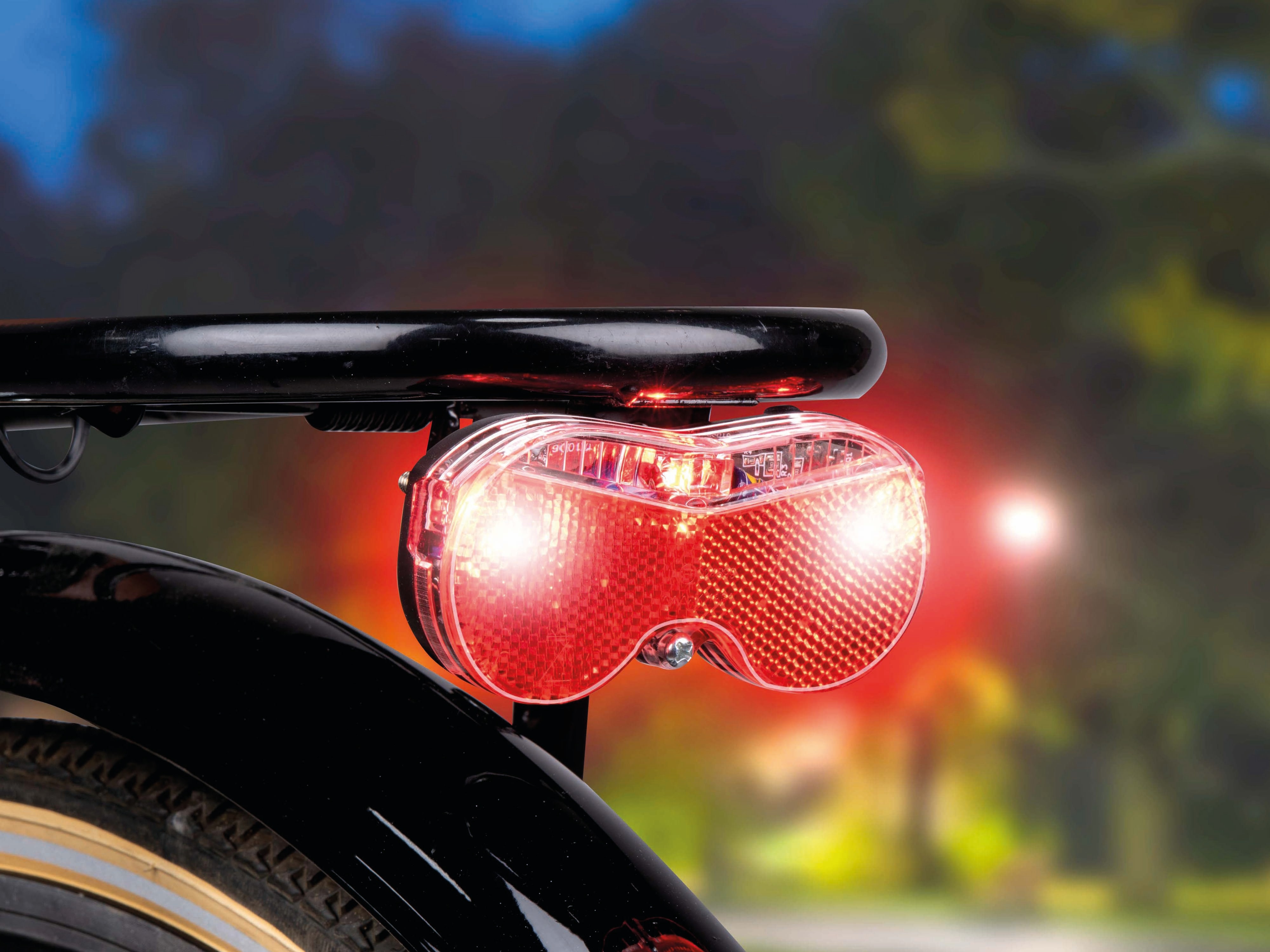 DUNLOP Fahrradrücklicht, 3 LEDs, batteriebetrieben, Reflektor DUNLOP Fahrradrücklicht, 3 LEDs, batteriebetrieben, Reflektor