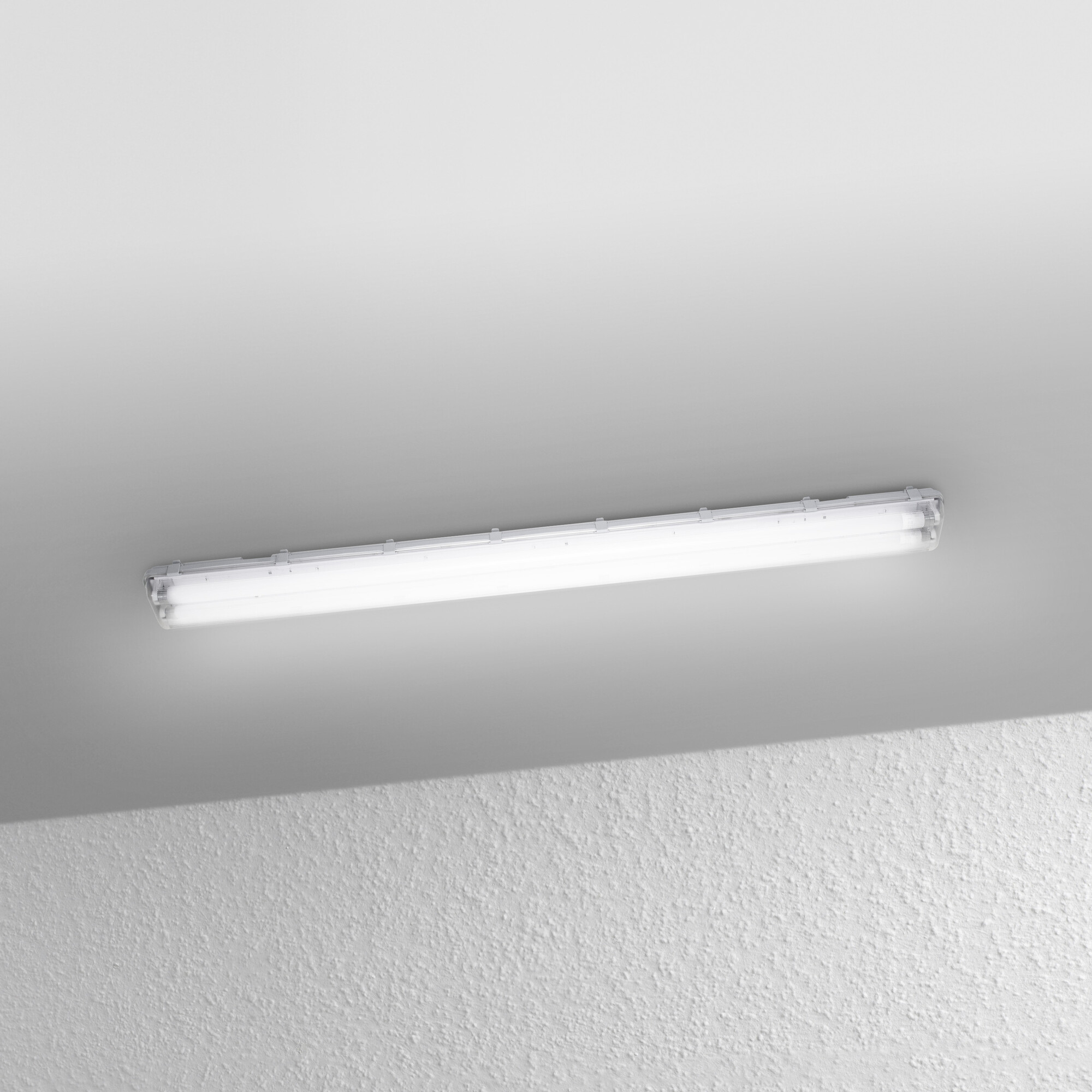 OSRAM LED-Feuchtraumleuchte Submarine, G13, 38 W, 3800 lm, 4000 K, IP65, neutralweiß, 156,1 cm OSRAM LED-Feuchtraumleuchte Submarine, G13, 38 W, 3800 lm, 4000 K, IP65, neutralweiß, 156,1 cm