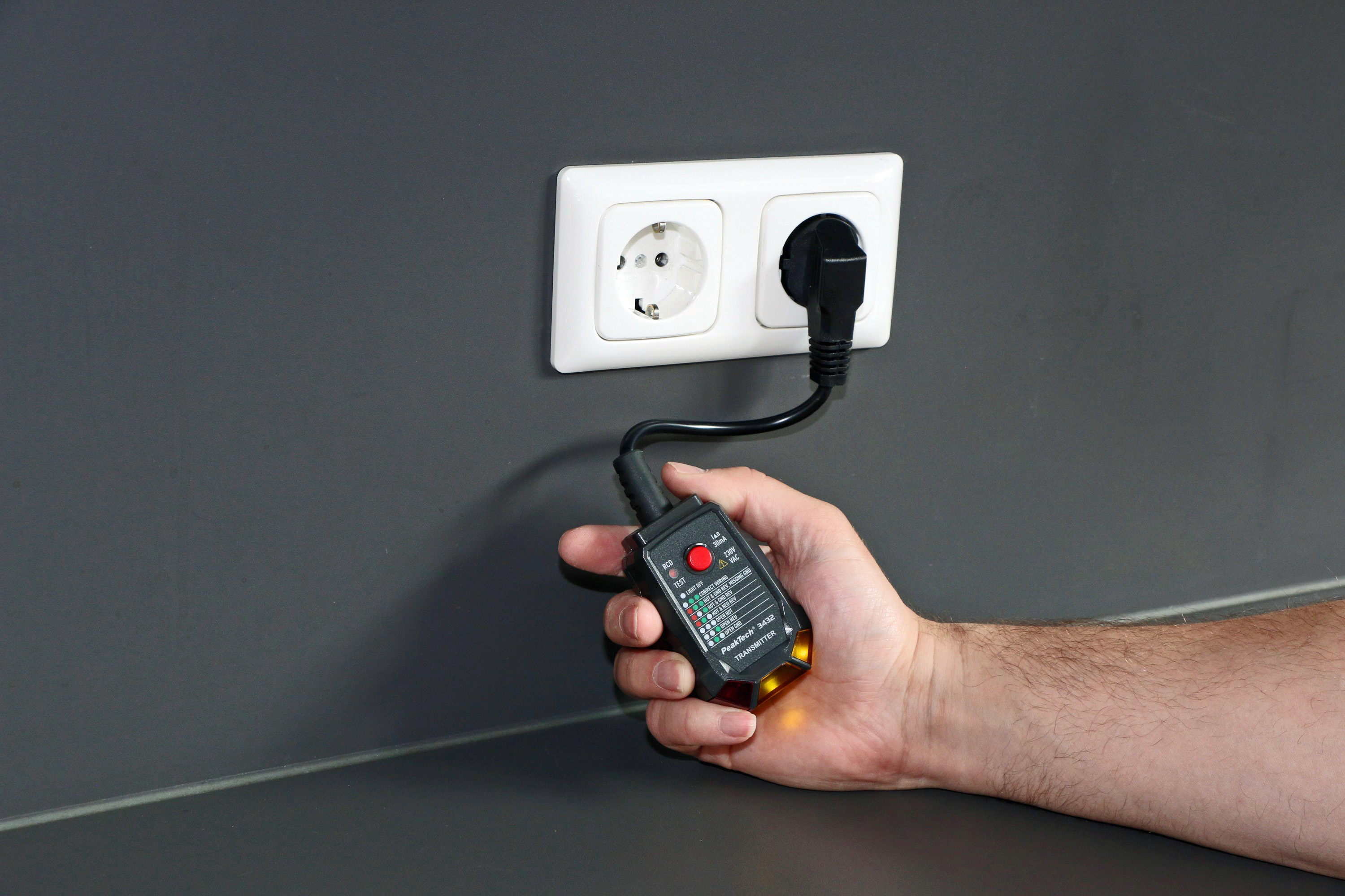 PEAKTECH Sicherungsfinder, P 3432, mit RCD-Tester PEAKTECH Sicherungsfinder, P 3432, mit RCD-Tester