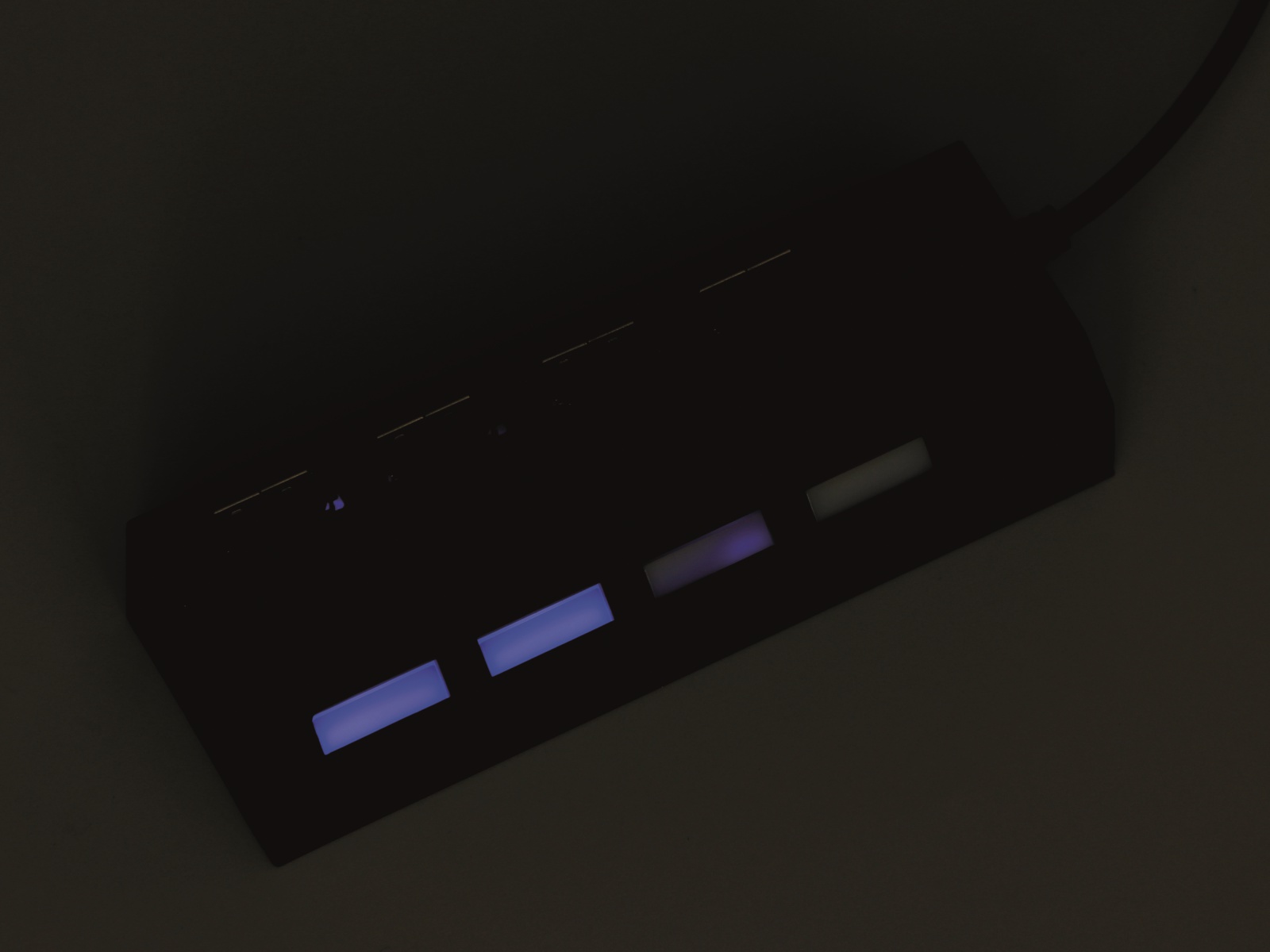 RED4POWER USB 2.0 Hub R4-U002B RED4POWER USB 2.0 Hub R4-U002B