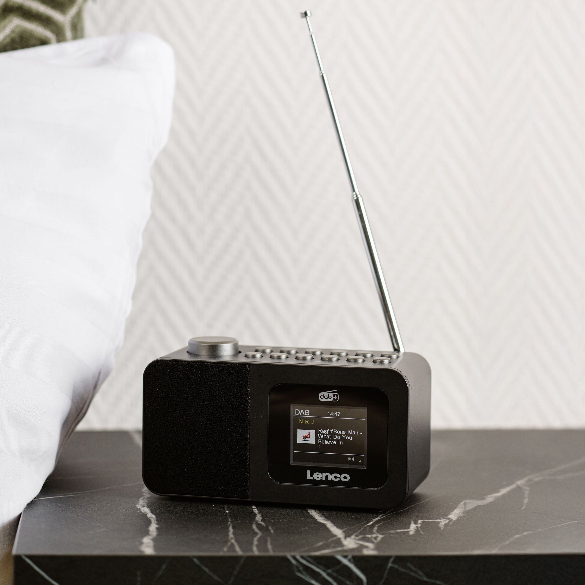 LENCO DAB+/FM Uhrenradio, Bluetooth, Farbdisplay LENCO DAB+/FM Uhrenradio, Bluetooth, Farbdisplay