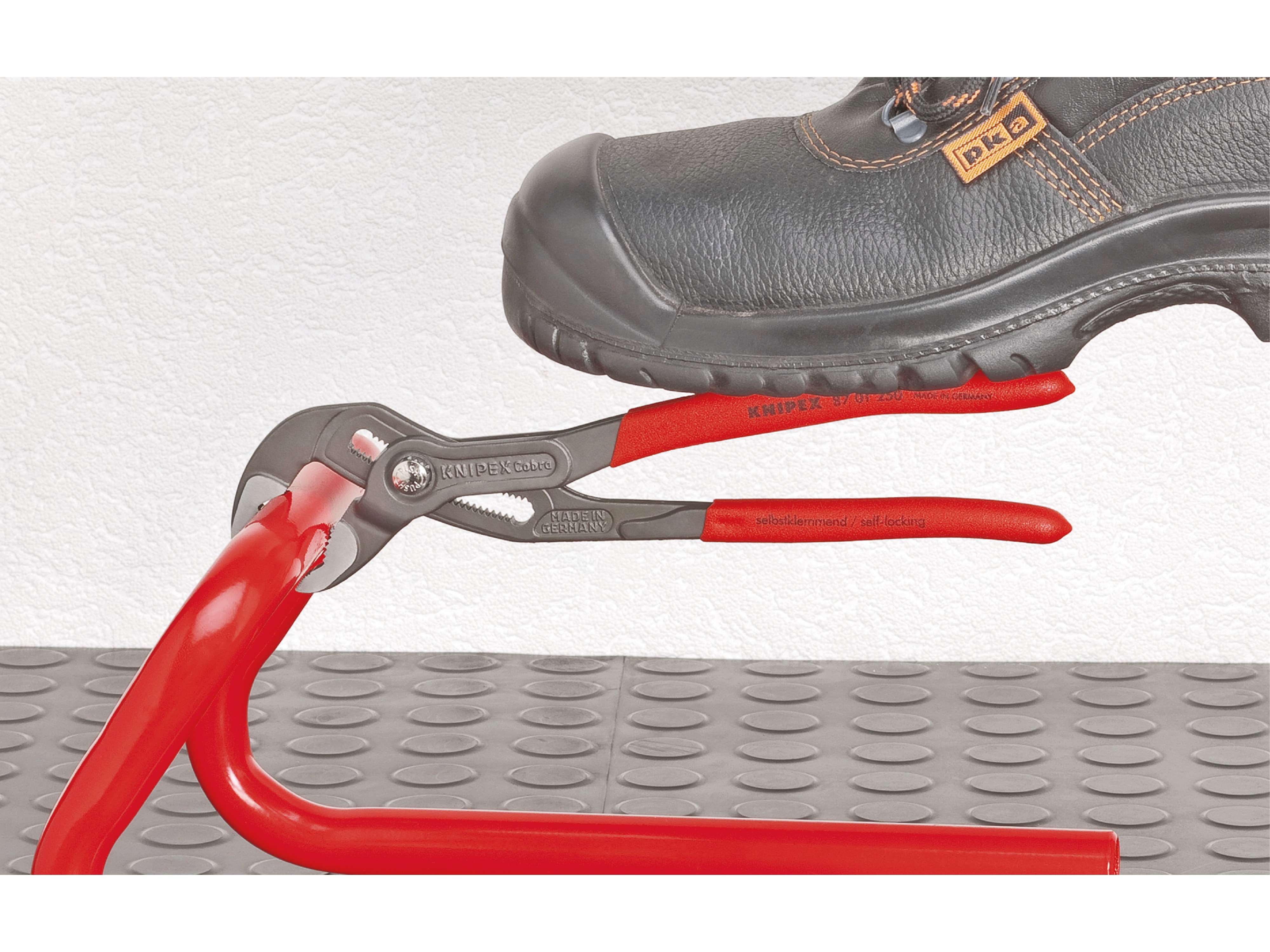 KNIPEX Wasserpumpenzange, Cobra®, 180 mm, 87 01 180 KNIPEX Wasserpumpenzange, Cobra®, 180 mm, 87 01 180