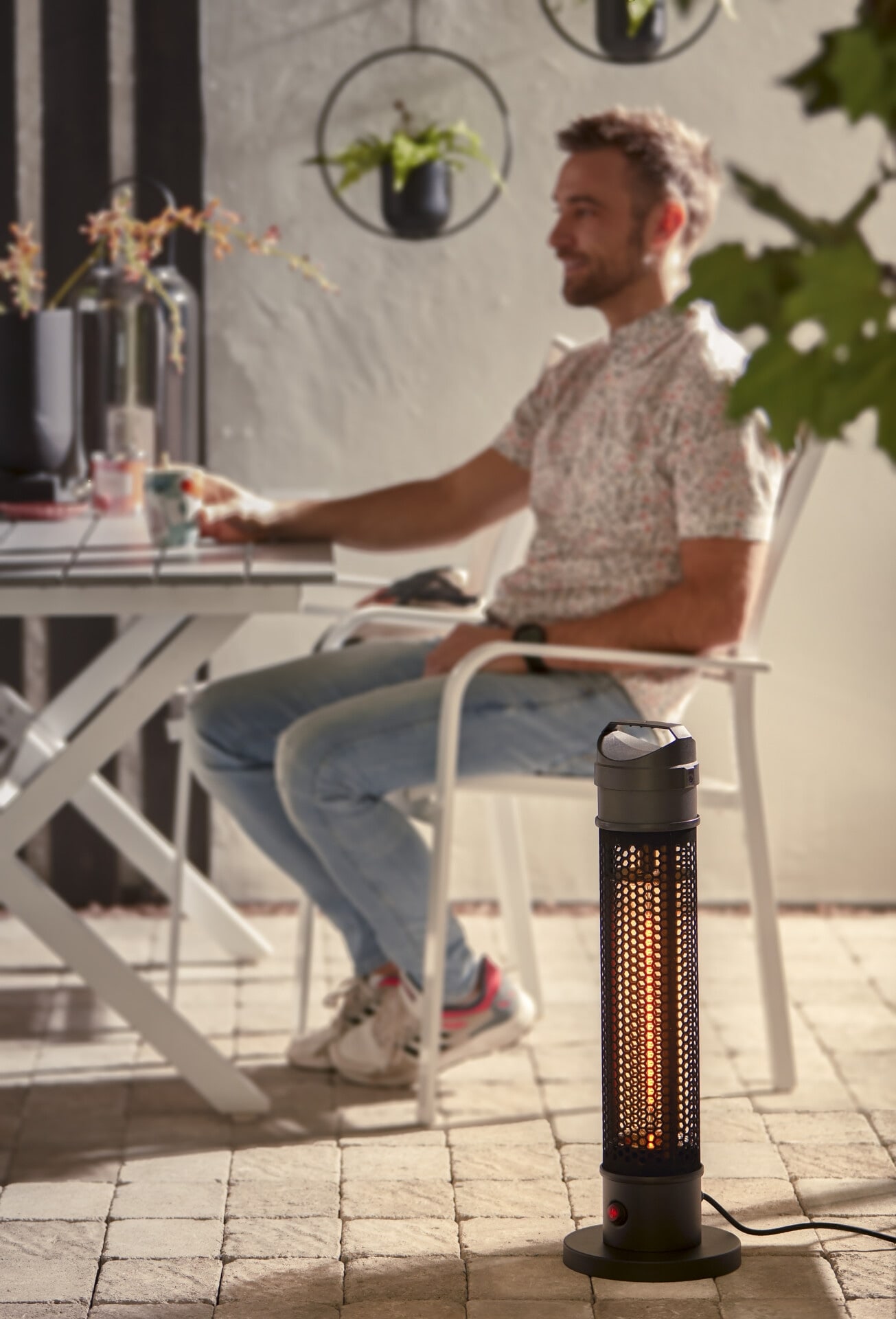 ALPINA Heizstrahler, 800 W, schwarz, In/Outdoor ALPINA Heizstrahler, 800 W, schwarz, In/Outdoor
