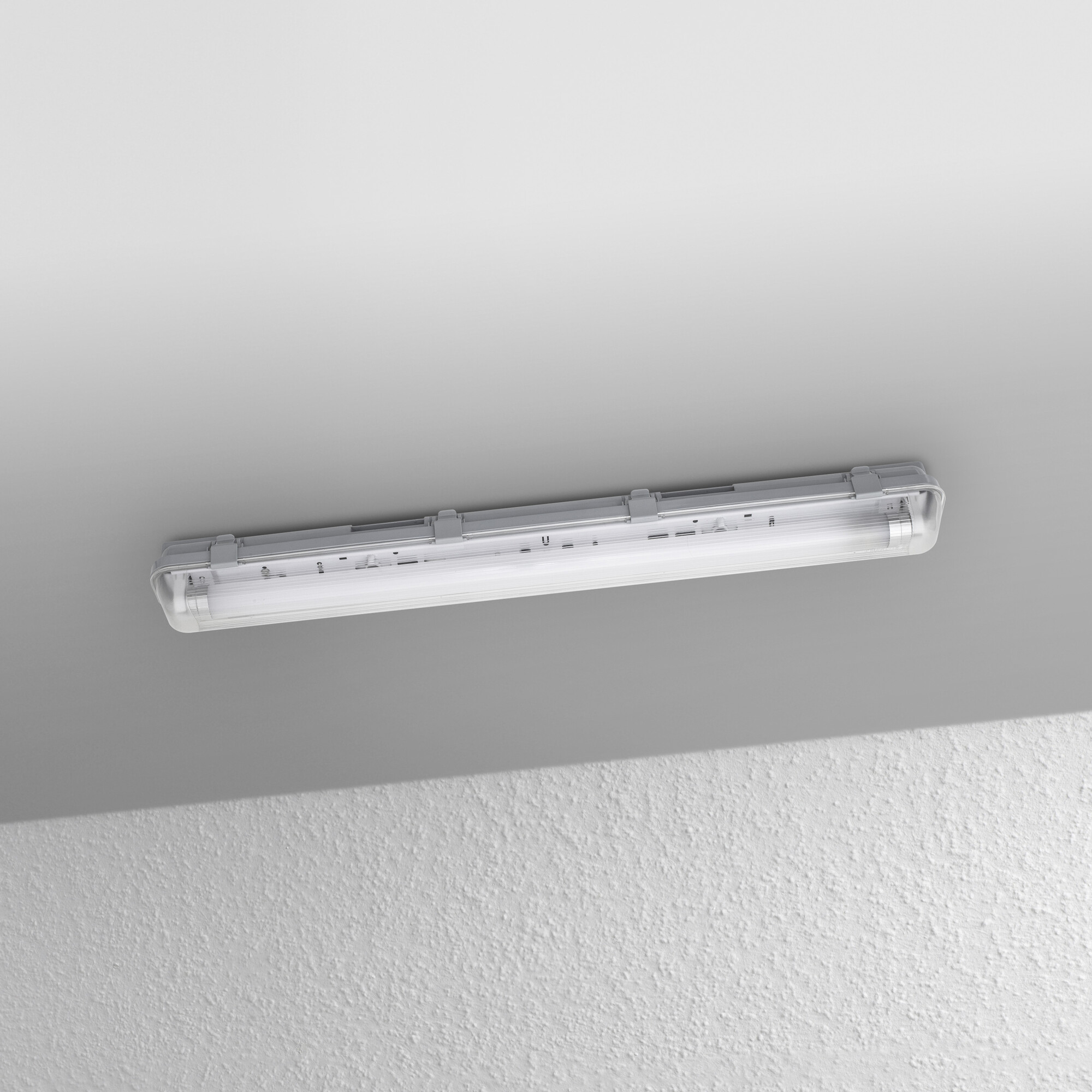 OSRAM LED-Feuchtraumleuchte Submarine, G13, 7 W, 700 lm, 4000 K, IP65, neutralweiß, 65,1 cm OSRAM LED-Feuchtraumleuchte Submarine, G13, 7 W, 700 lm, 4000 K, IP65, neutralweiß, 65,1 cm