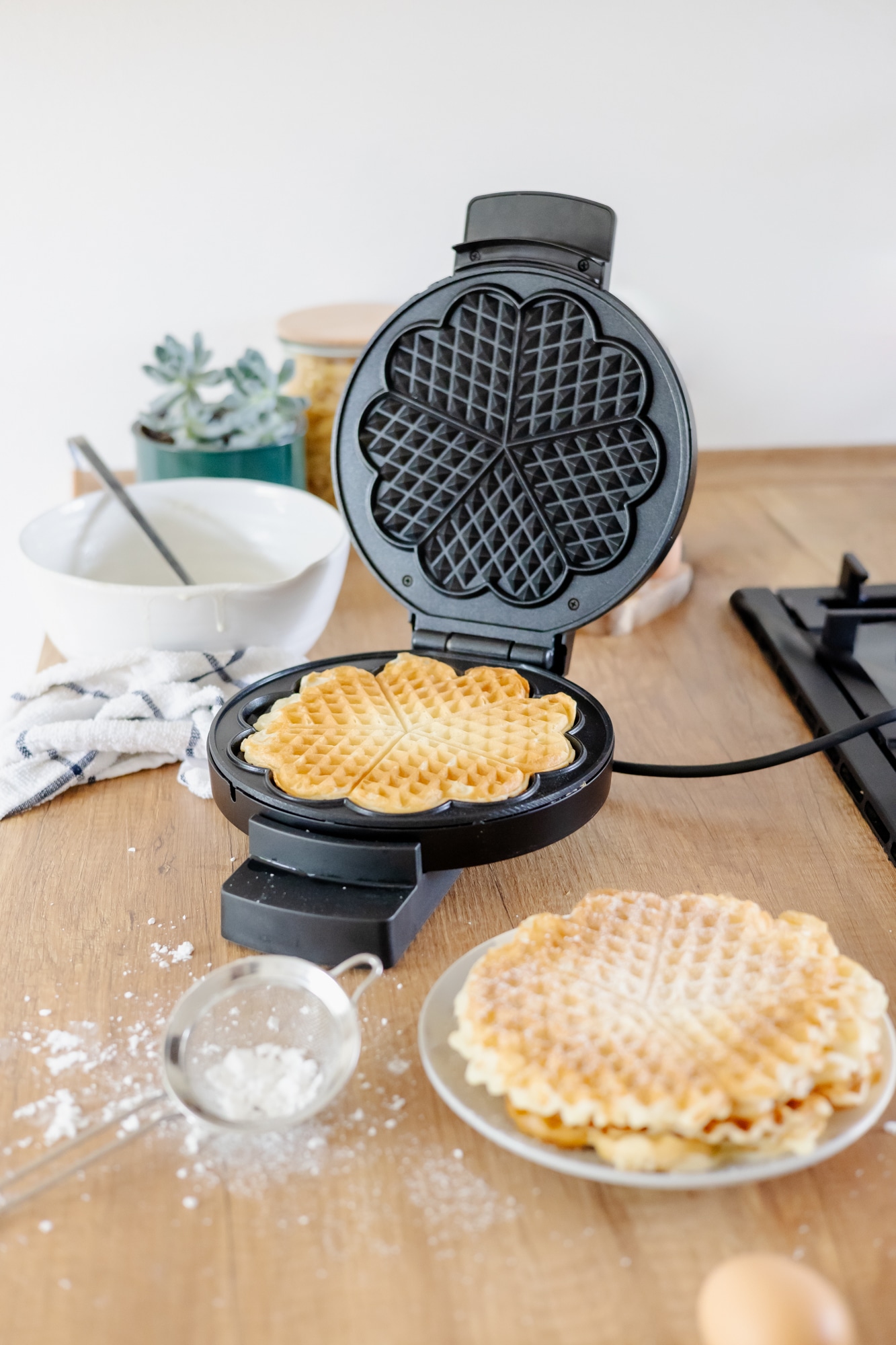 STEBA XL Waffeleisen WE 3 XL, Ø18,5cm, 5 Herzwaffeln, 900W STEBA XL Waffeleisen WE 3 XL, Ø18,5cm, 5 Herzwaffeln, 900W