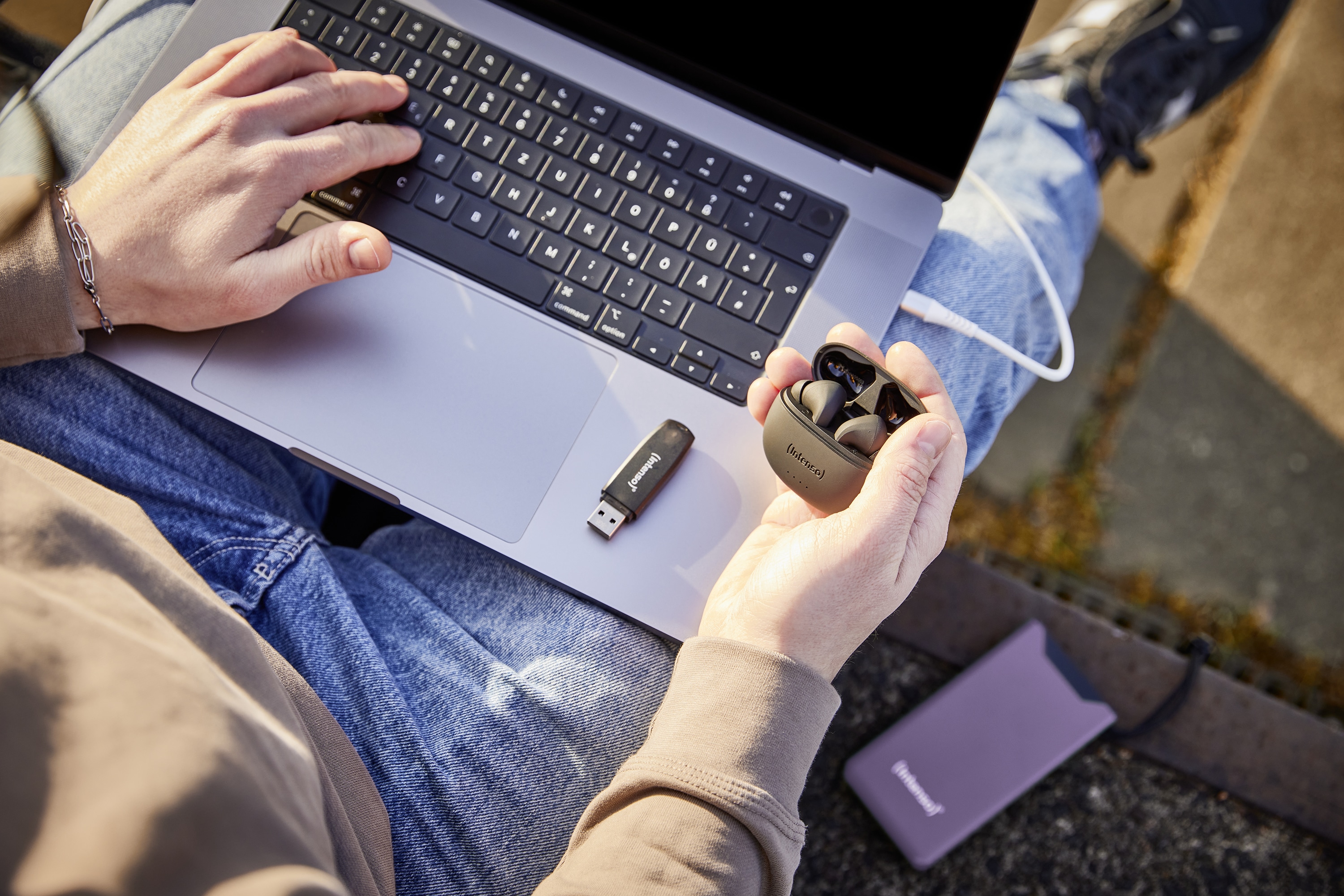 INTENSO USB Powerbank 7332033, F10000, 10.000mAh, 20 W, lila INTENSO USB Powerbank 7332033, F10000, 10.000mAh, 20 W, lila
