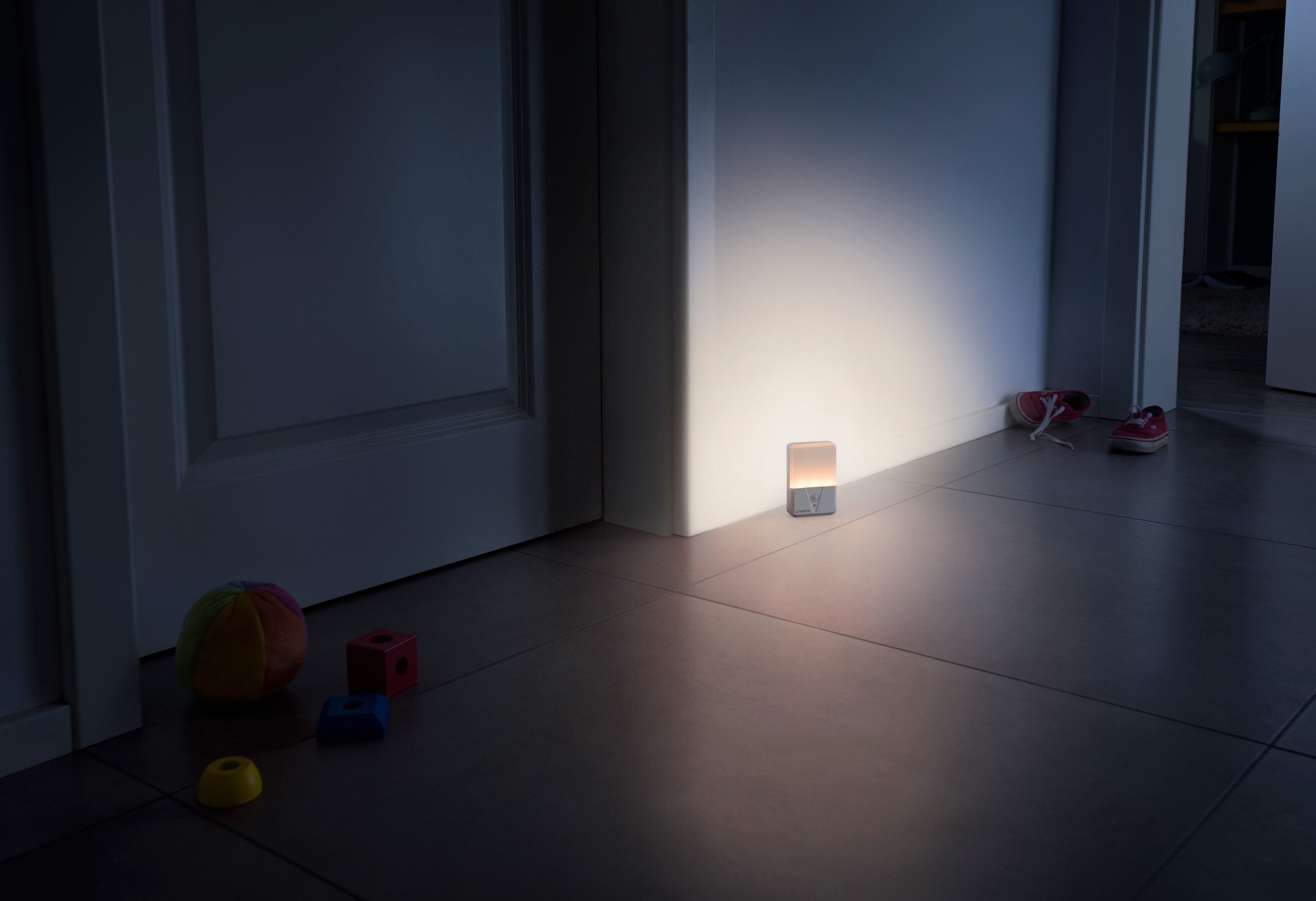 VARTA LED-Nachtlicht Motion Sensor, 17 lm, Batteriebetrieb, 2 Stück VARTA LED-Nachtlicht Motion Sensor, 17 lm, Batteriebetrieb, 2 Stück