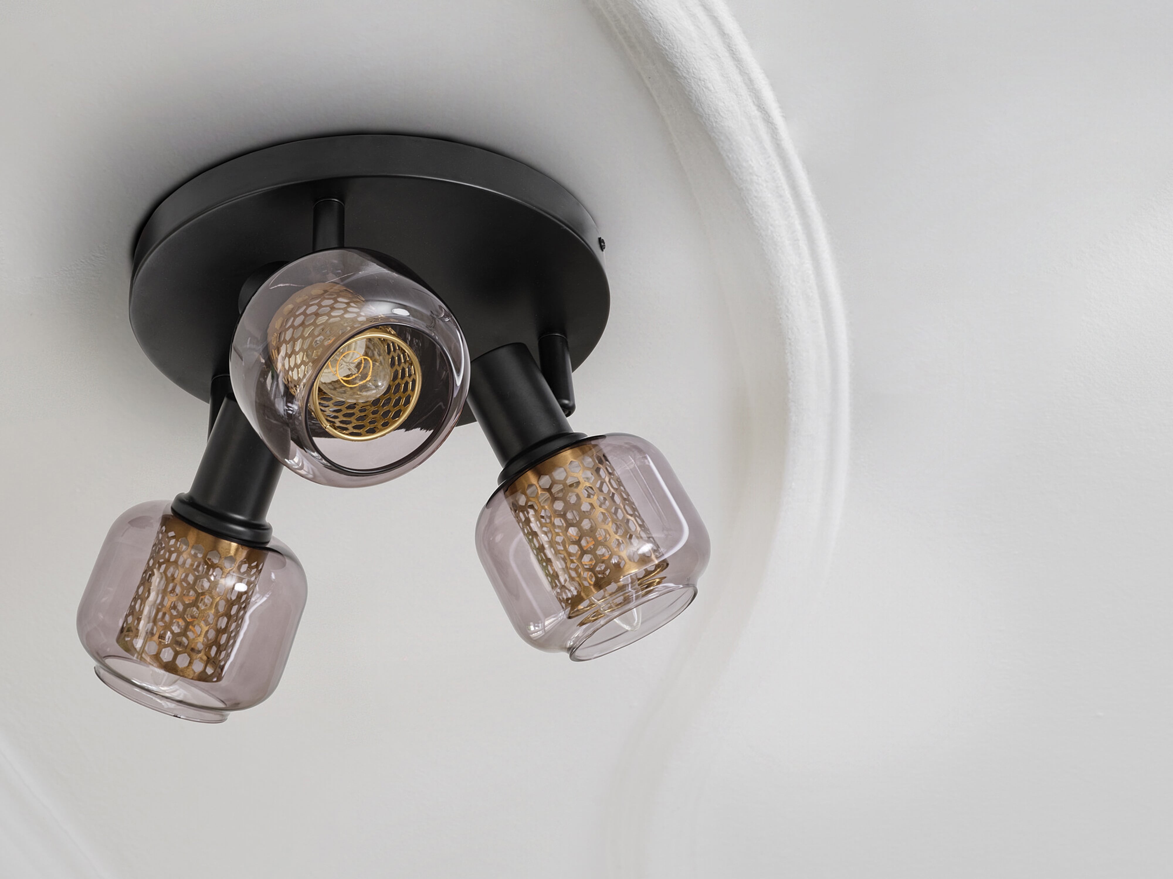 OSRAM Deckenanbau-Leuchte, E14, 8,4 W, 2700 K, 750 lm, IP 20, goldenes Wabengitter, dimmbar OSRAM Deckenanbau-Leuchte, E14, 8,4 W, 2700 K, 750 lm, IP20, goldenes Wabengitter, dimmbar