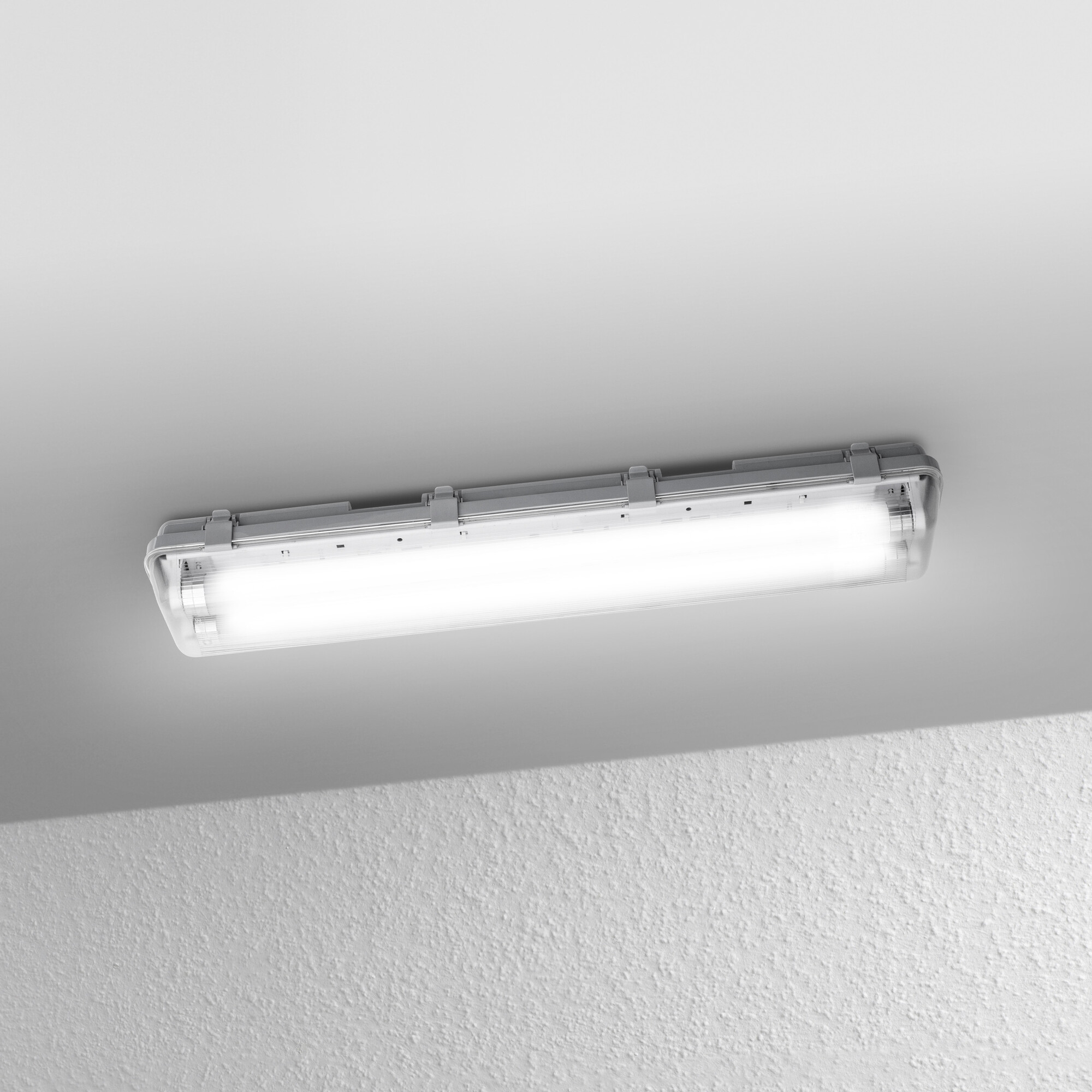 OSRAM LED-Feuchtraumleuchte Submarine, G13, 14W, 1300 lm, 4000 K, IP65, neutralweiß, 65,1 cm OSRAM LED-Feuchtraumleuchte Submarine, G13, 14W, 1300 lm, 4000 K, IP65, neutralweiß, 65,1 cm