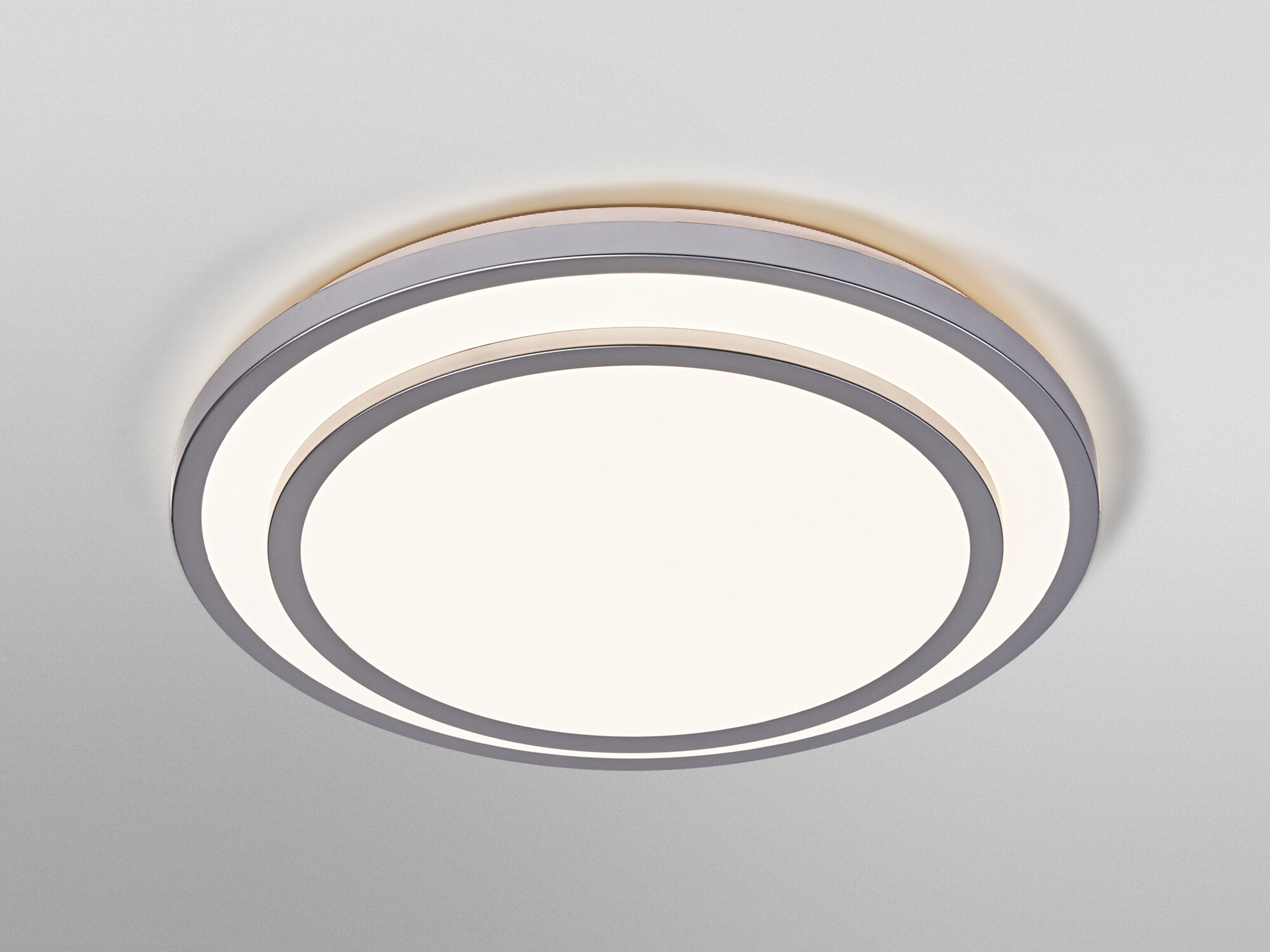 OSRAM LED-Deckenleuchte, 24W, 3000K, 1500lm, warmweiß, IP20, silber, Ø39 cm OSRAM LED-Deckenleuchte, 24W, 3000K, 1500lm, warmweiß, IP20, silber, Ø39 cm