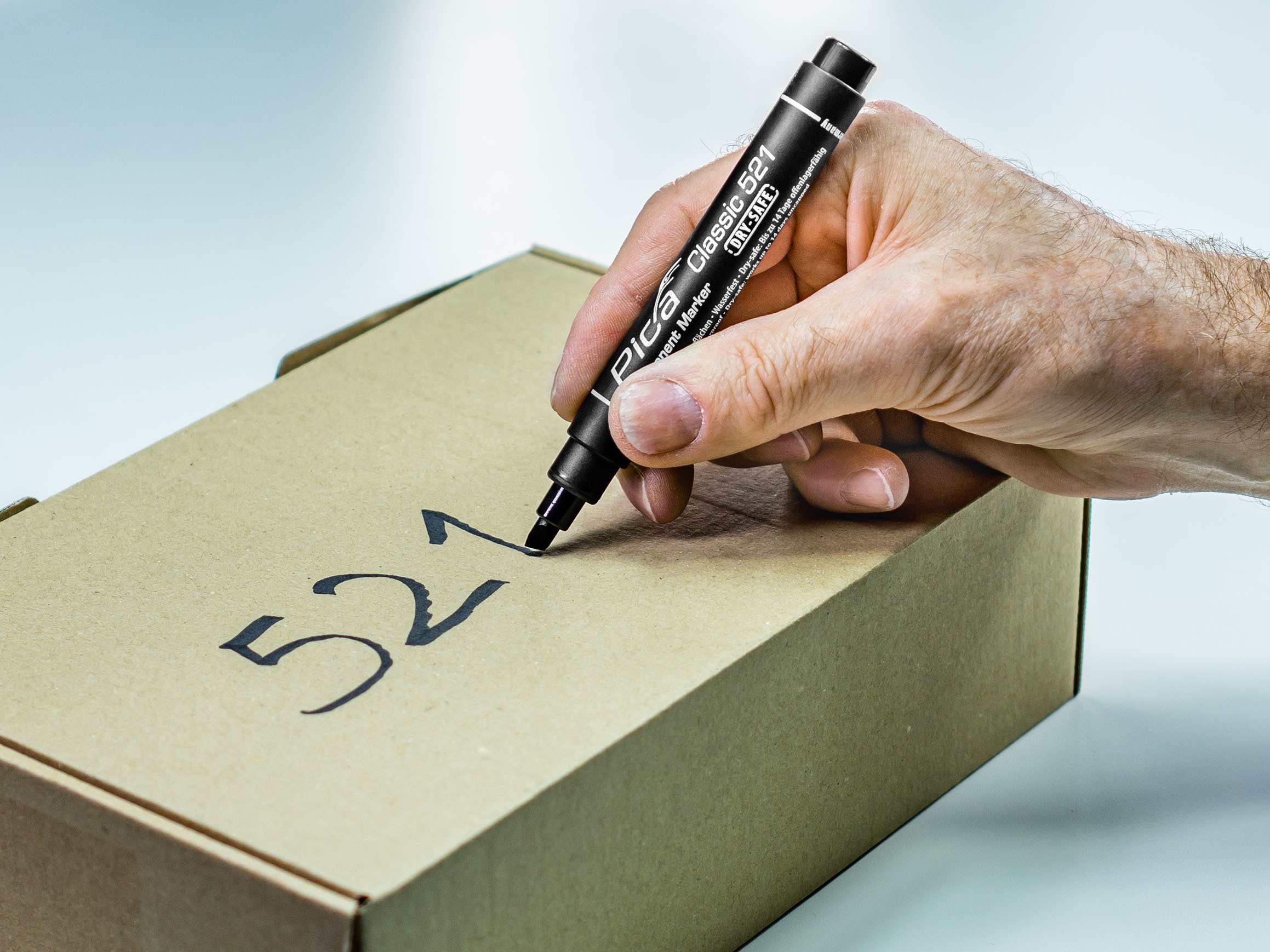 PICA Classic Permanent Marker, 520/46/SB, Rundspitze, schwarz PICA Classic Permanent Marker, 520/46/SB, Rundspitze, schwarz