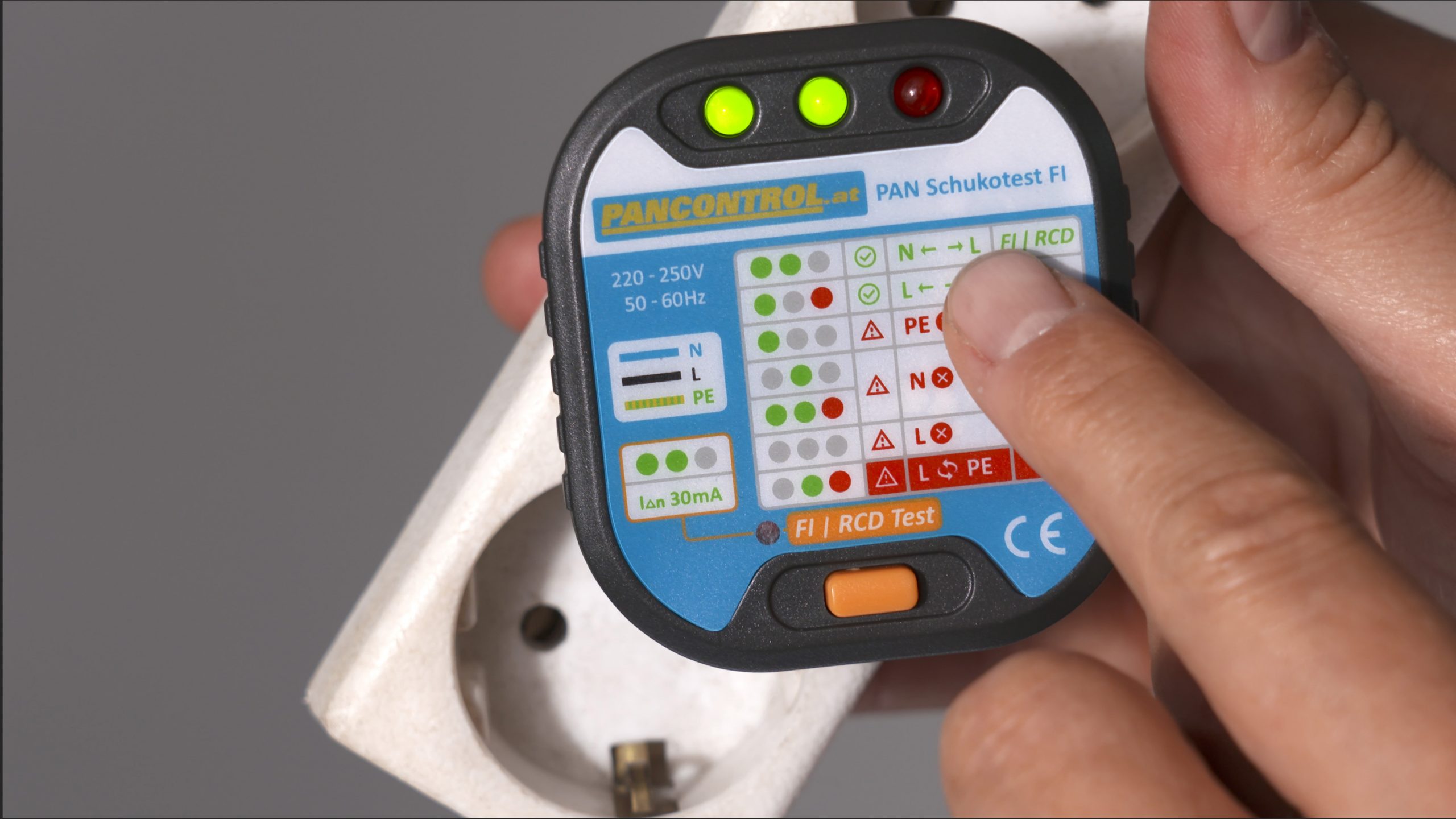 PANCONTROL PAN Steckdosen-Prüfer + FI-Tester PANCONTROL PAN Steckdosen-Prüfer + FI-Tester