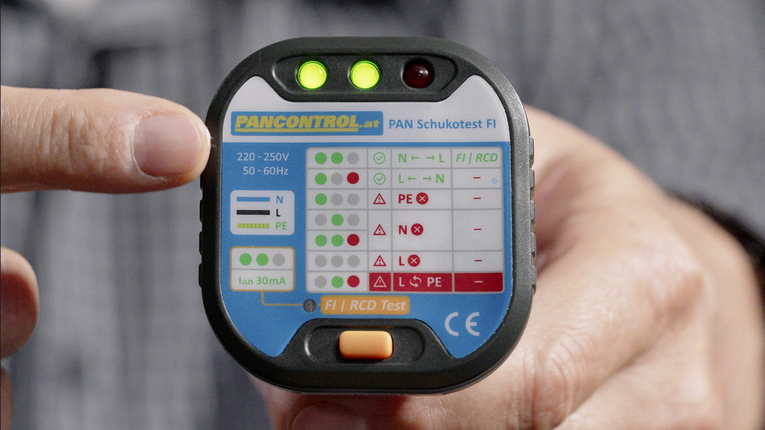 PANCONTROL PAN Steckdosen-Prüfer + FI-Tester PANCONTROL PAN Steckdosen-Prüfer + FI-Tester