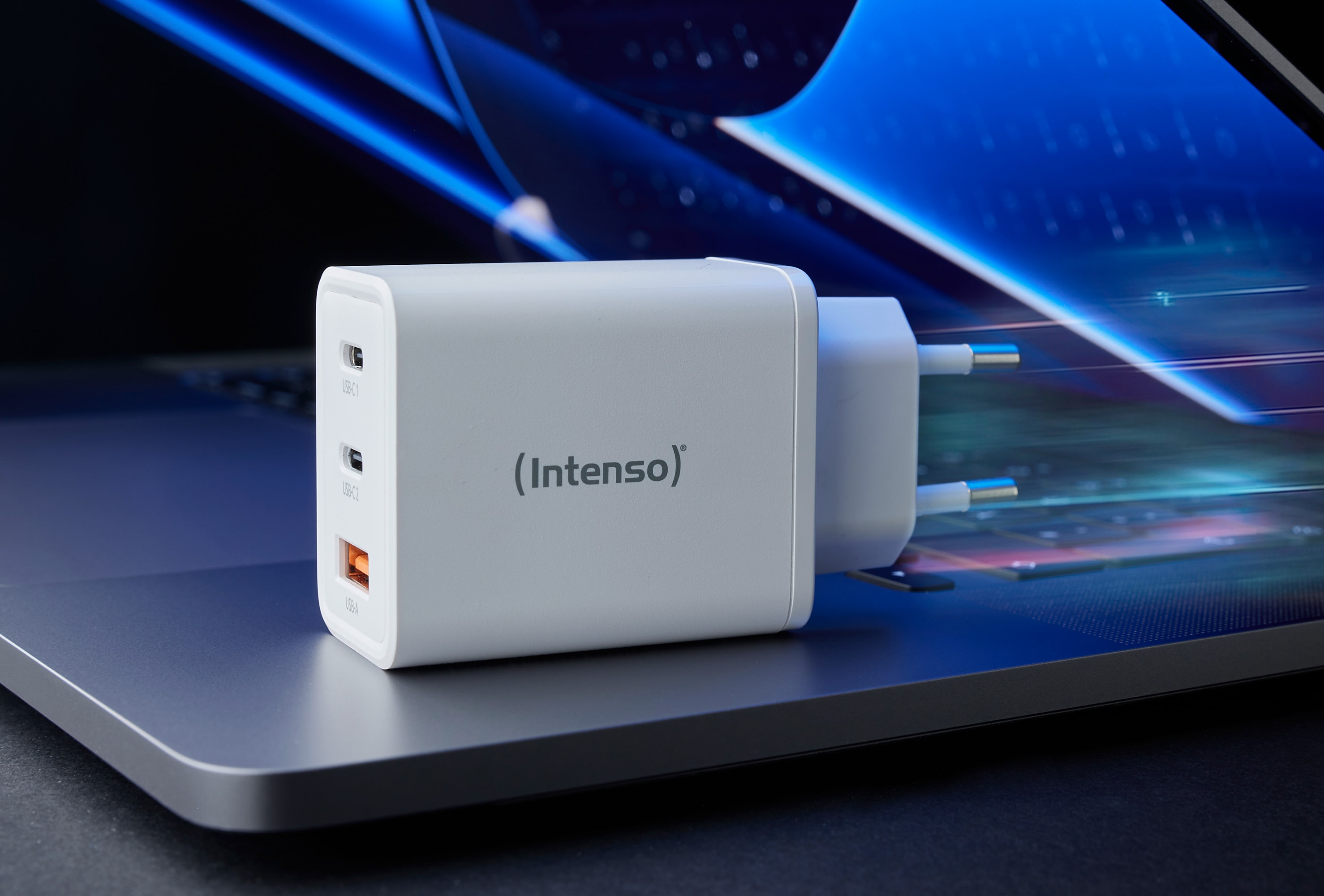 INTENSO USB-Ladegerät W65ACC 1 x USB-A und 2 x USB-C GAN,65 Watt INTENSO USB-Ladegerät W65ACC 1 x USB-A und 2 x USB-C GAN,65 Watt