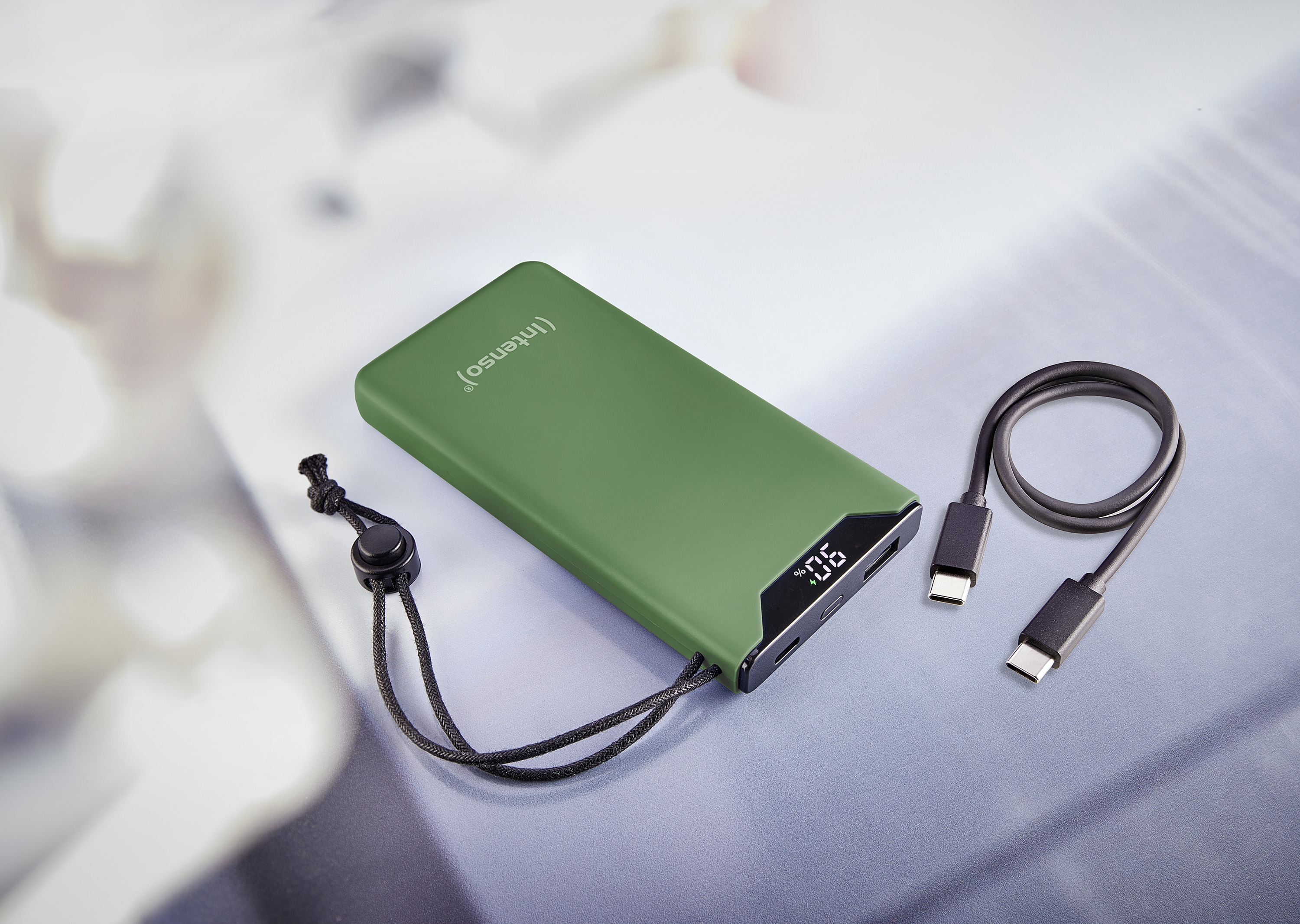 INTENSO USB Powerbank 7332037, F10000, 10.000mAh, 20 W, grün INTENSO USB Powerbank 7332037, F10000, 10.000mAh, 20 W, grün