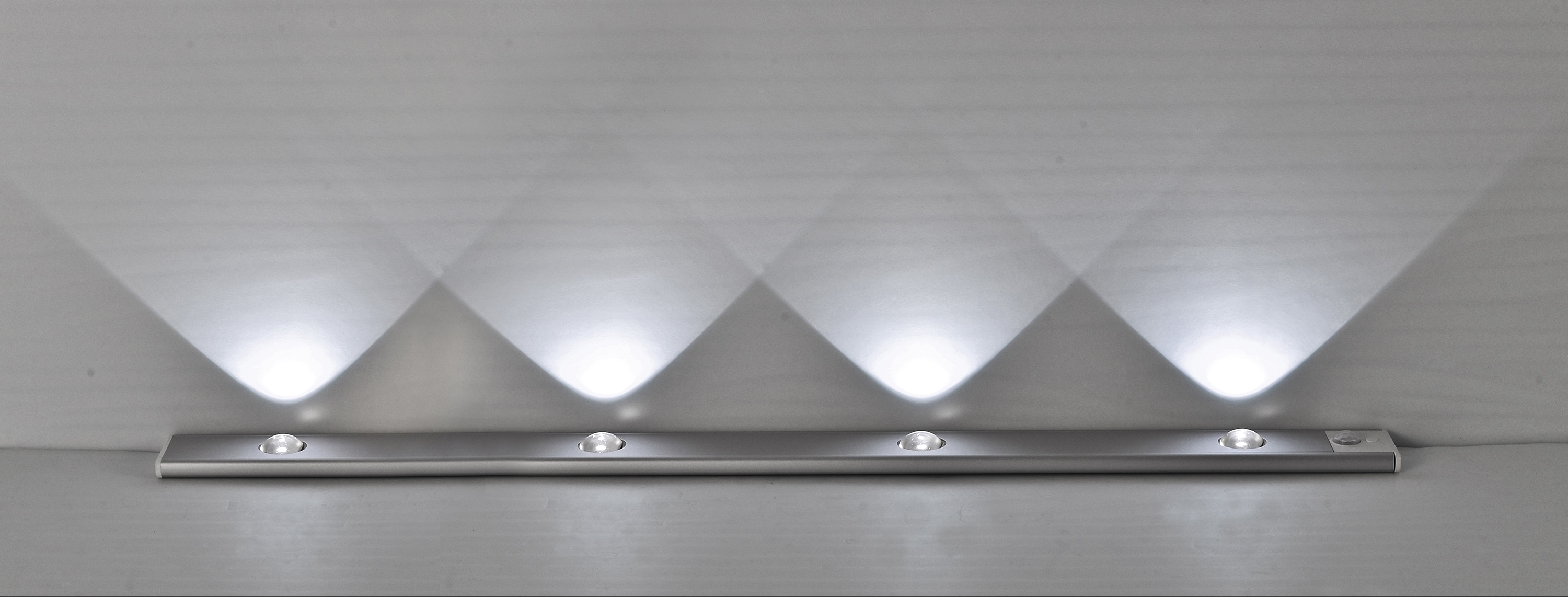 REV LED-Akku-Unterbauleuchten Spot, 2W, CCT, 140lm, warmweiß, neutralweiß, kaltweiß, IP20, silber, 60 cm LED-Akku-Unterbauleuchten REV Spot, 2W, CCT, 140lm, warmwein, neutralweiß, kaltweiß, IP20, silber, 60 cm