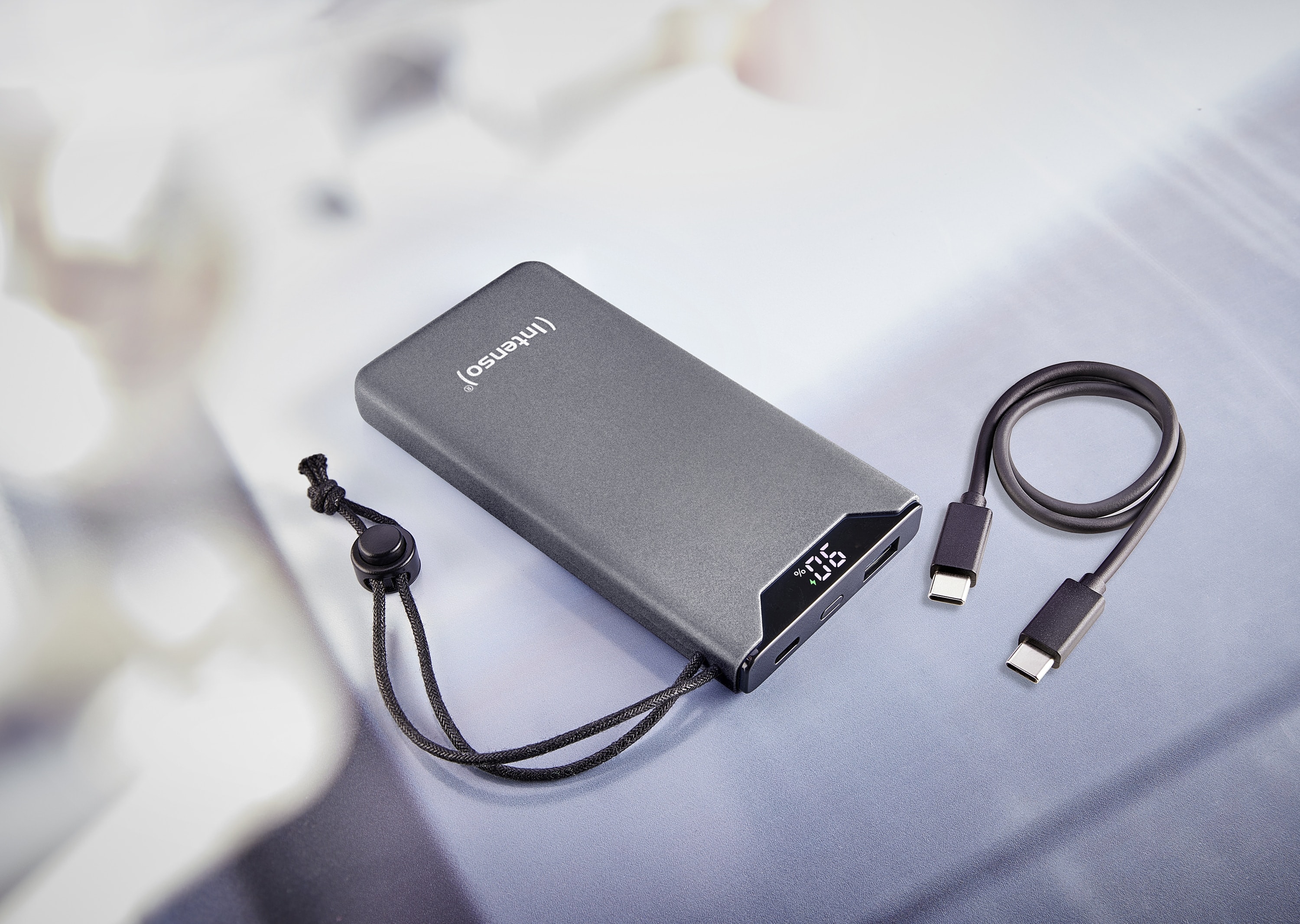 INTENSO USB Powerbank 7332034, F10000, 10.000mAh, 20 W, grau INTENSO USB Powerbank 7332034, F10000, 10.000mAh, 20 W, grau