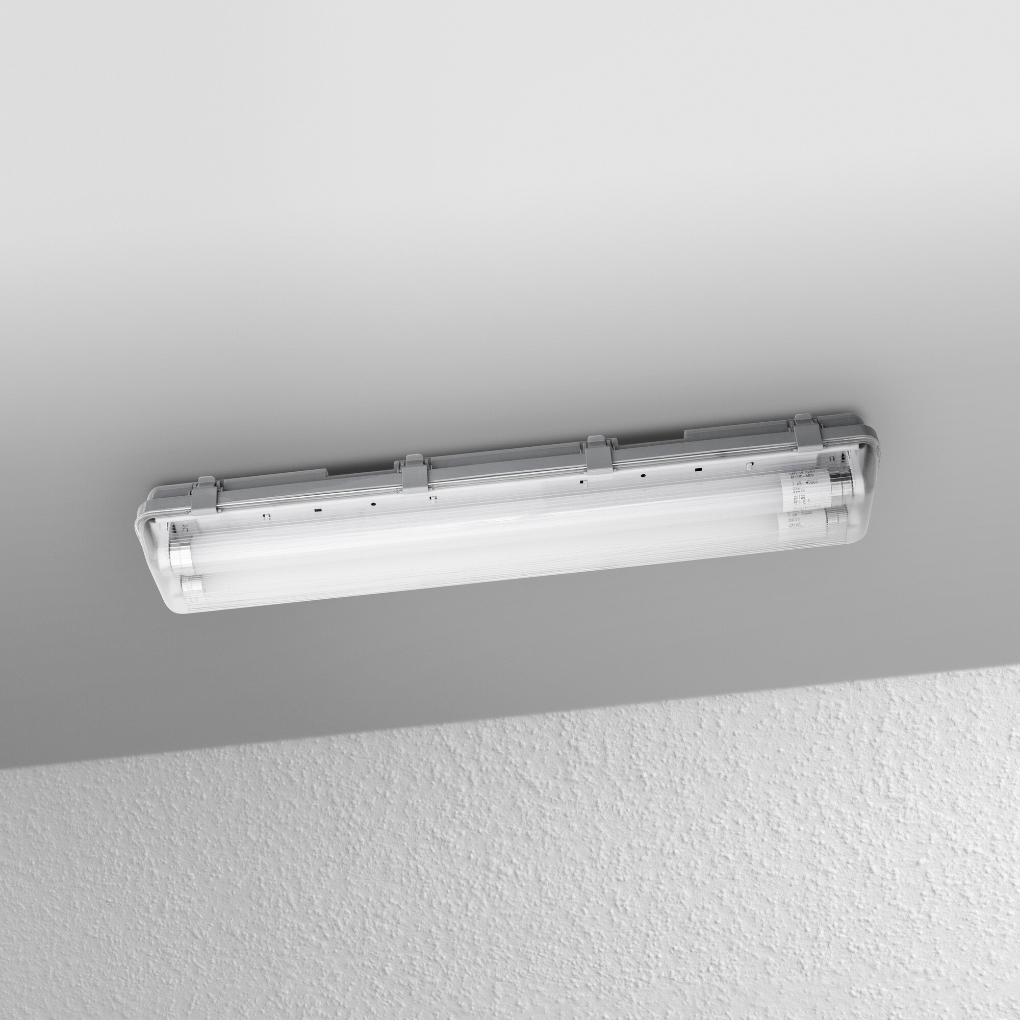 OSRAM LED-Feuchtraumleuchte Submarine, G13, 14W, 1300 lm, 4000 K, IP65, neutralweiß, 65,1 cm OSRAM LED-Feuchtraumleuchte Submarine, G13, 14W, 1300 lm, 4000 K, IP65, neutralweiß, 65,1 cm