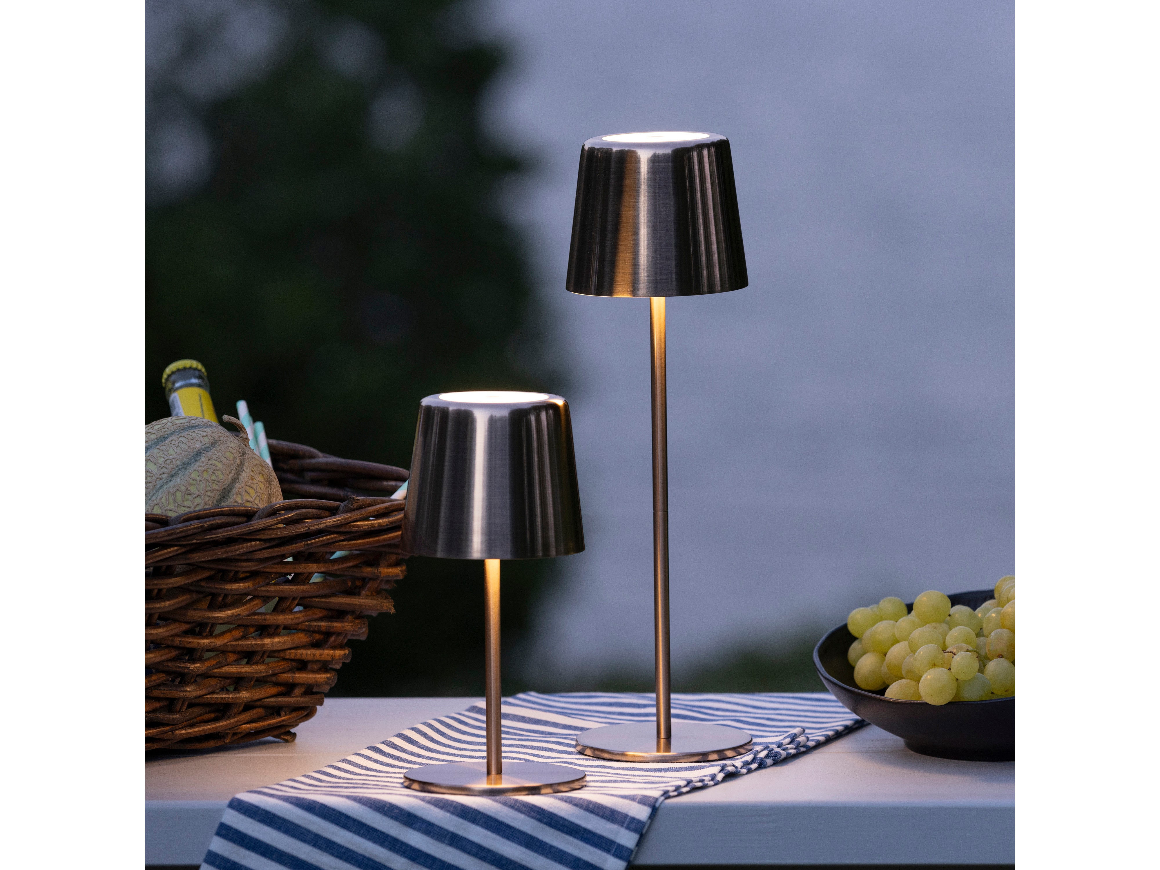 BRILLIANT LED-Akku-Tischleuchte Xaana, 4W, 300lm, CCT, Kupfer-hell BRILLIANT LED-Akku-Tischleuchte Xaana, 4W, 300lm, CCT, Kupfer-hell