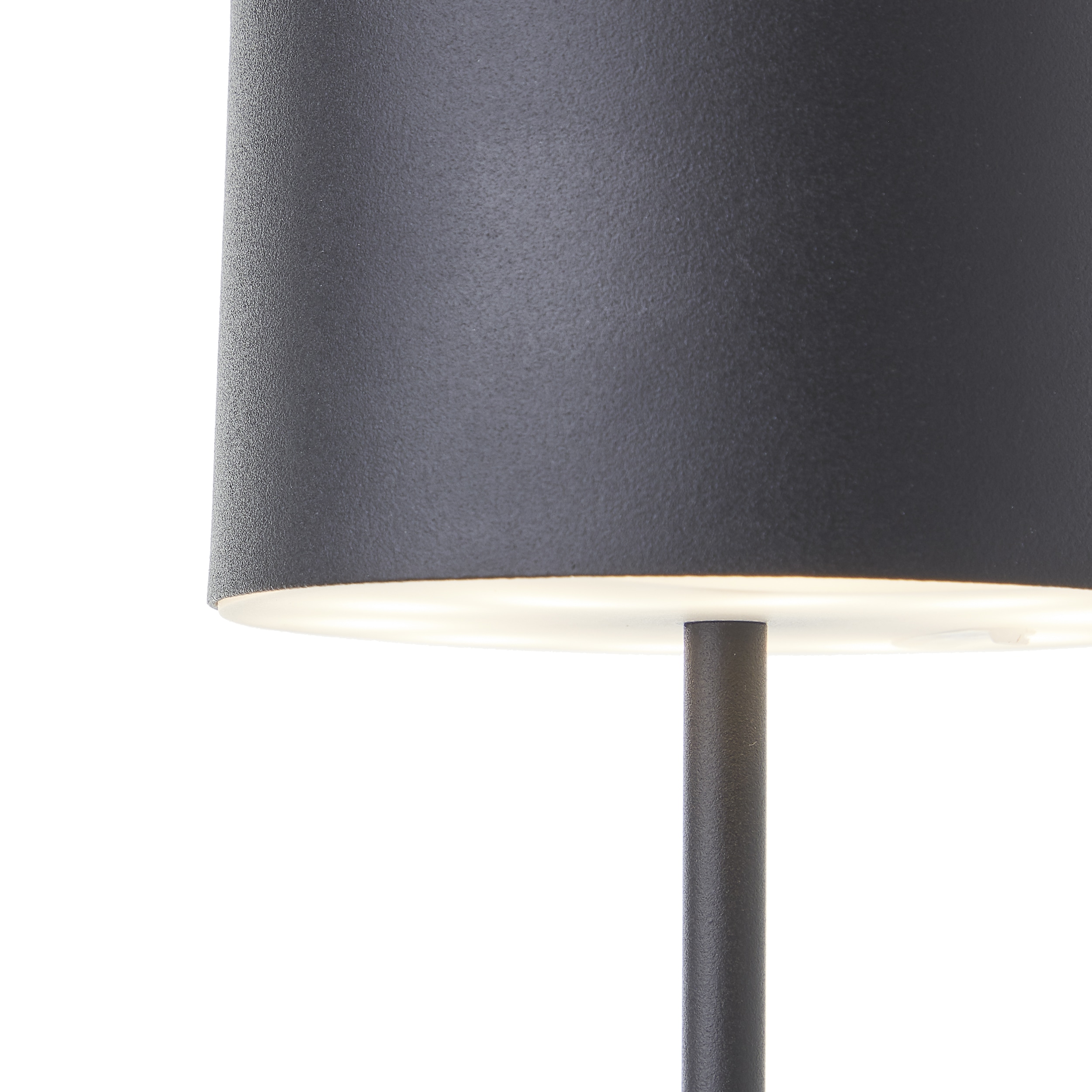 BRILLIANT LED-Akku-Tischleuchte Helio, 2 W, 210 lm, 3000 K, IP20, Metall, schwarz BRILLIANT LED-Akku-Tischleuchte Helio, 2 W, 210 lm, 3000 K, Metall, schwarz