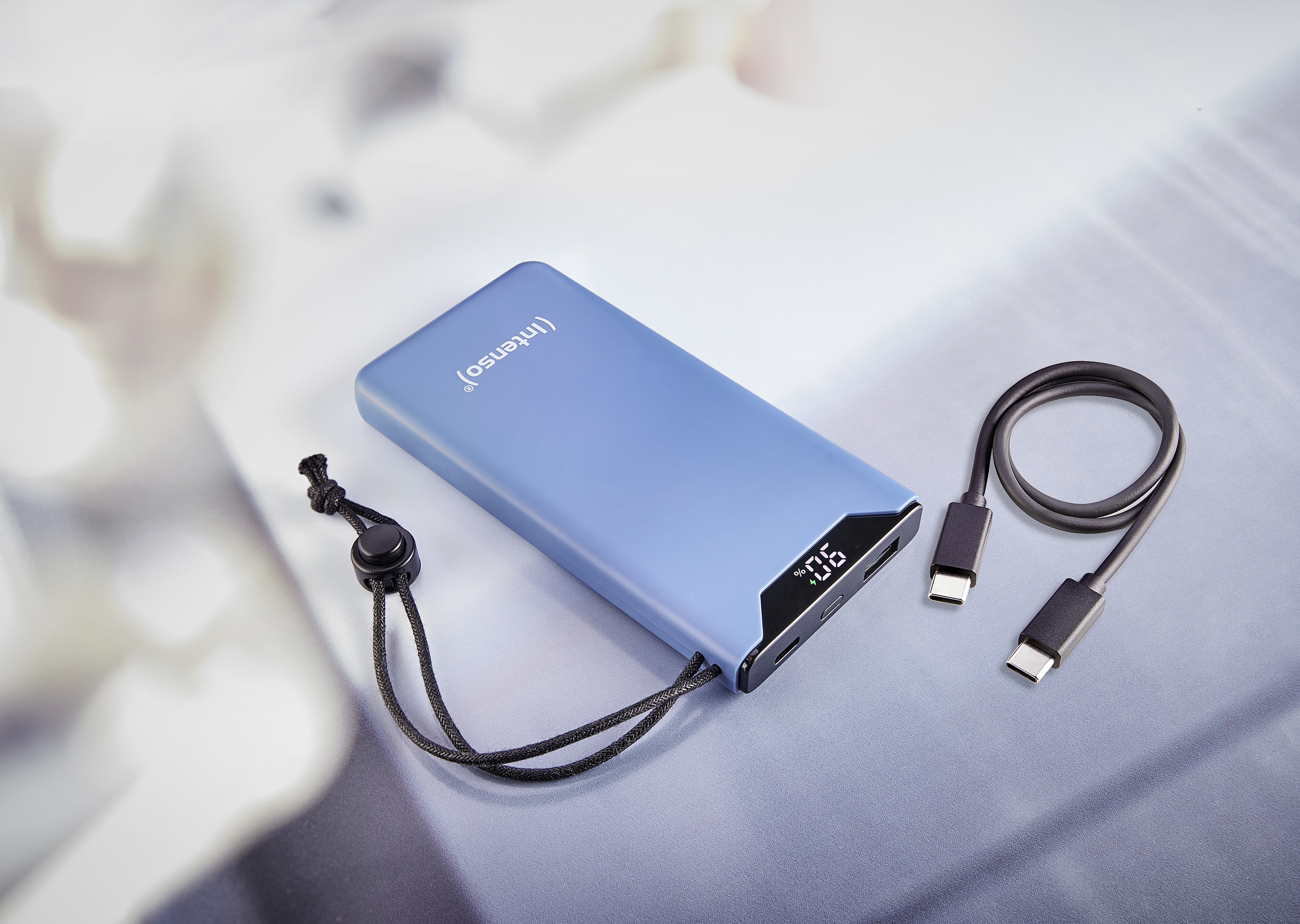INTENSO USB Powerbank 7332035, F10000, 10.000mAh, 20 W, blau INTENSO USB Powerbank 7332035, F10000, 10.000mAh, 20 W, blau