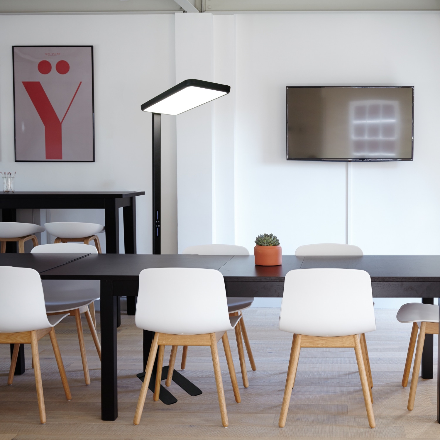 LUXULA LED-Büro-Stehleuchte, EEK: G, 100 W, 7000 lm, 4000K, schwarz LUXULA LED-Büro-Stehleuchte, EEK: G, 100W, 7000lm, 4000K, schwarz