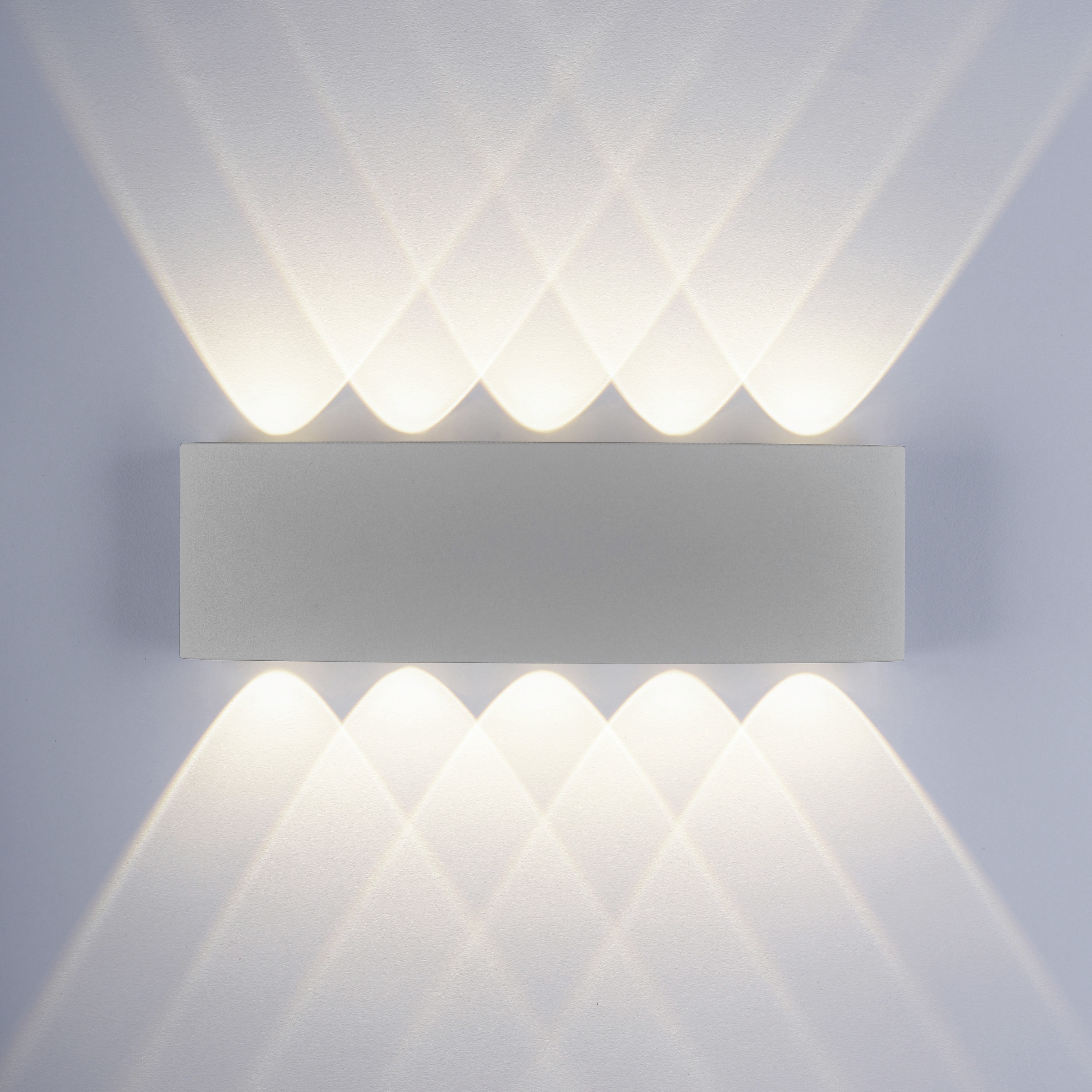 PAUL NEUHAUS LED-Wandleuchte 9489-21 silber, 8 W, 1200 lm, 3000 K, IP54 PAUL NEUHAUS LED-Wandleuchte 9489-21 silber, 8 W, 1200 lm, 3000 K, IP54